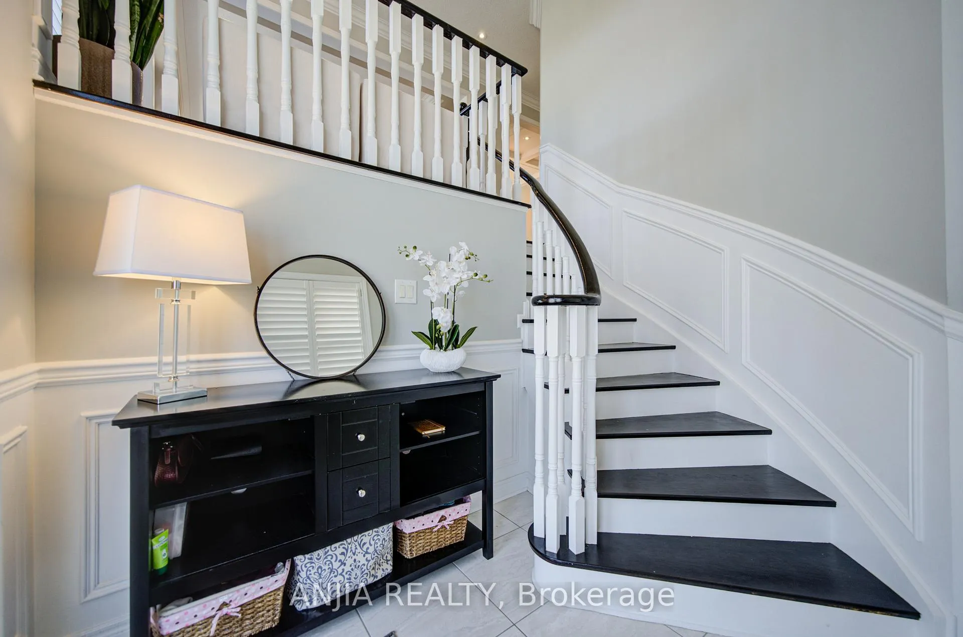 Photo 6 of 64 Frederick Stamm Crescent, Markham, Berczy — HOMEH