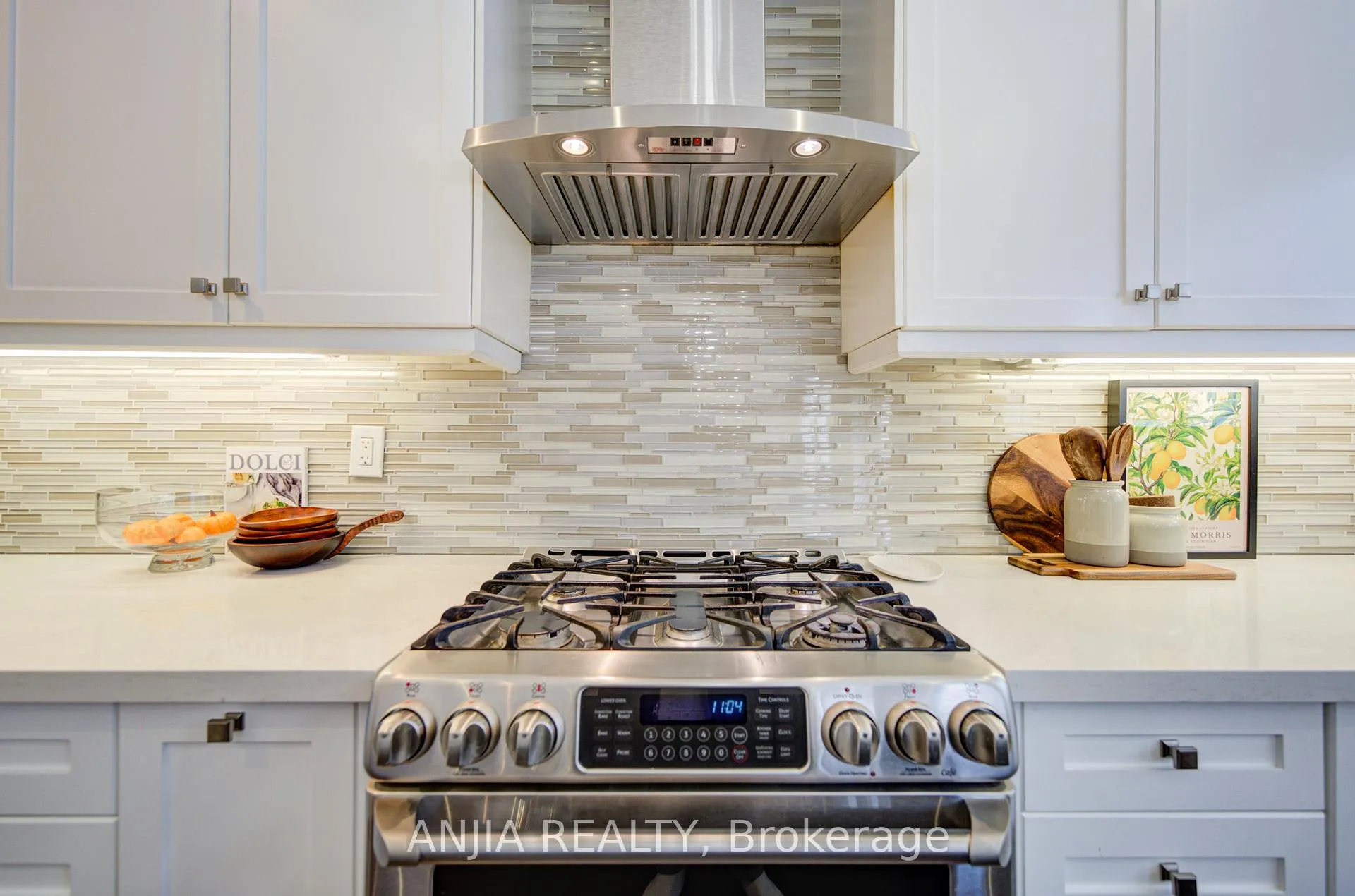 Photo 19 of 64 Frederick Stamm Crescent, Markham, Berczy — HOMEH