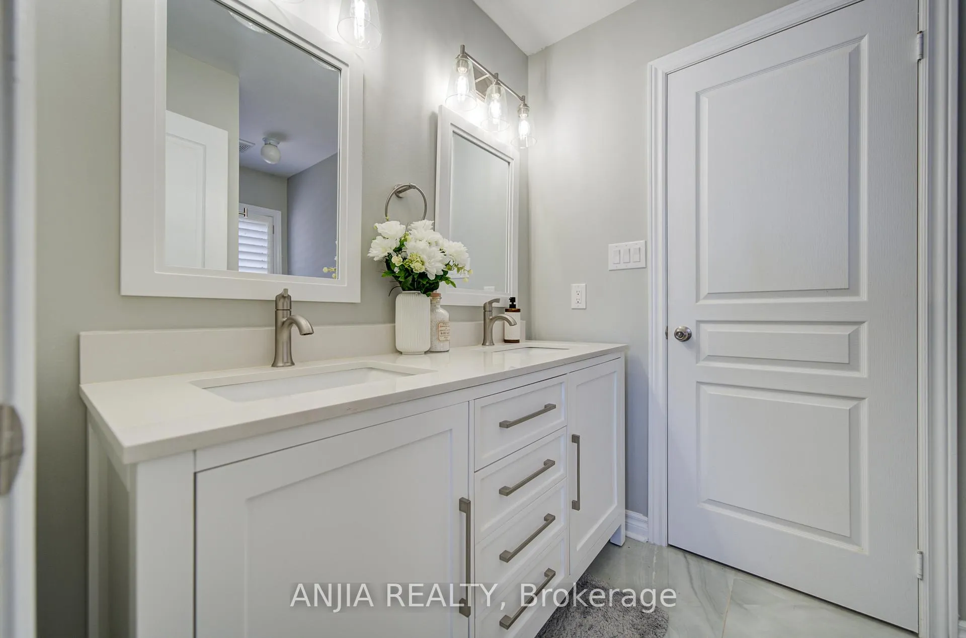 Photo 39 of 64 Frederick Stamm Crescent, Markham, Berczy — HOMEH
