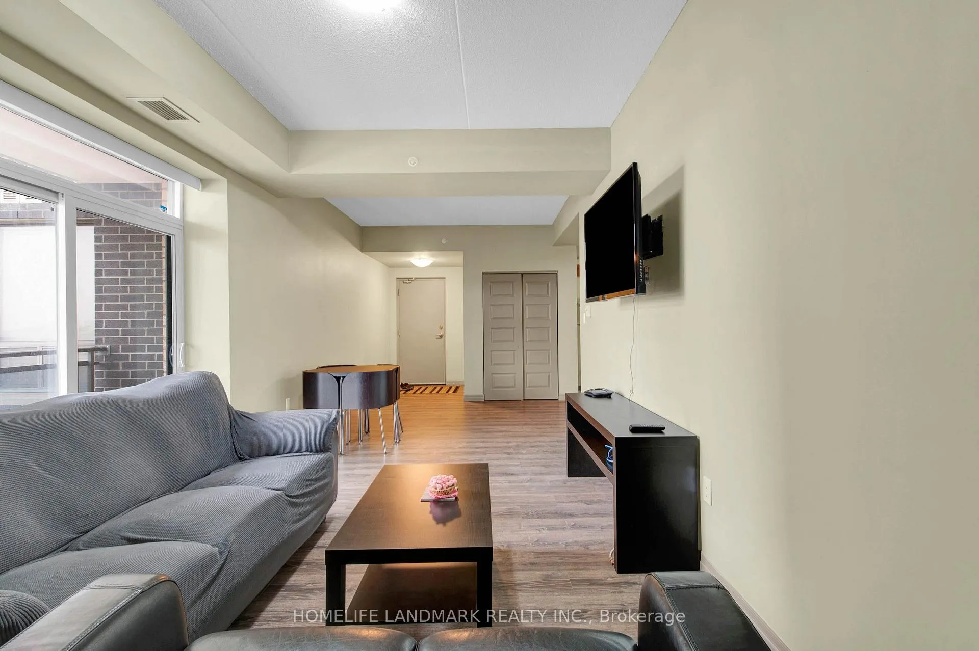 Photo 9 of Unit 901, 8 Hickory Street W, Waterloo, Beechwood/University — HOMEH