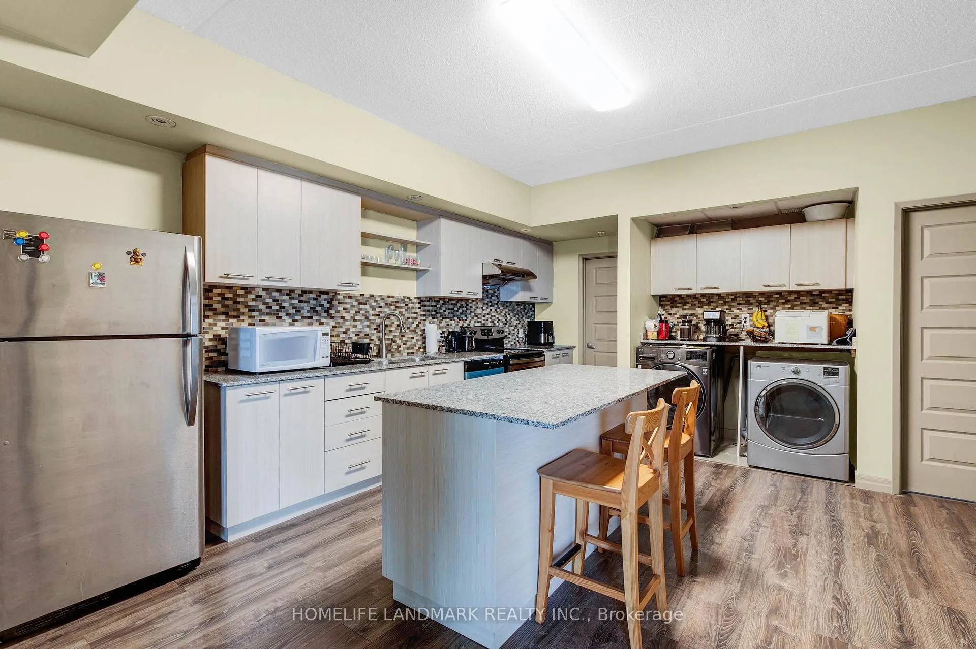 Photo 11 of Unit 901, 8 Hickory Street W, Waterloo, Beechwood/University — HOMEH