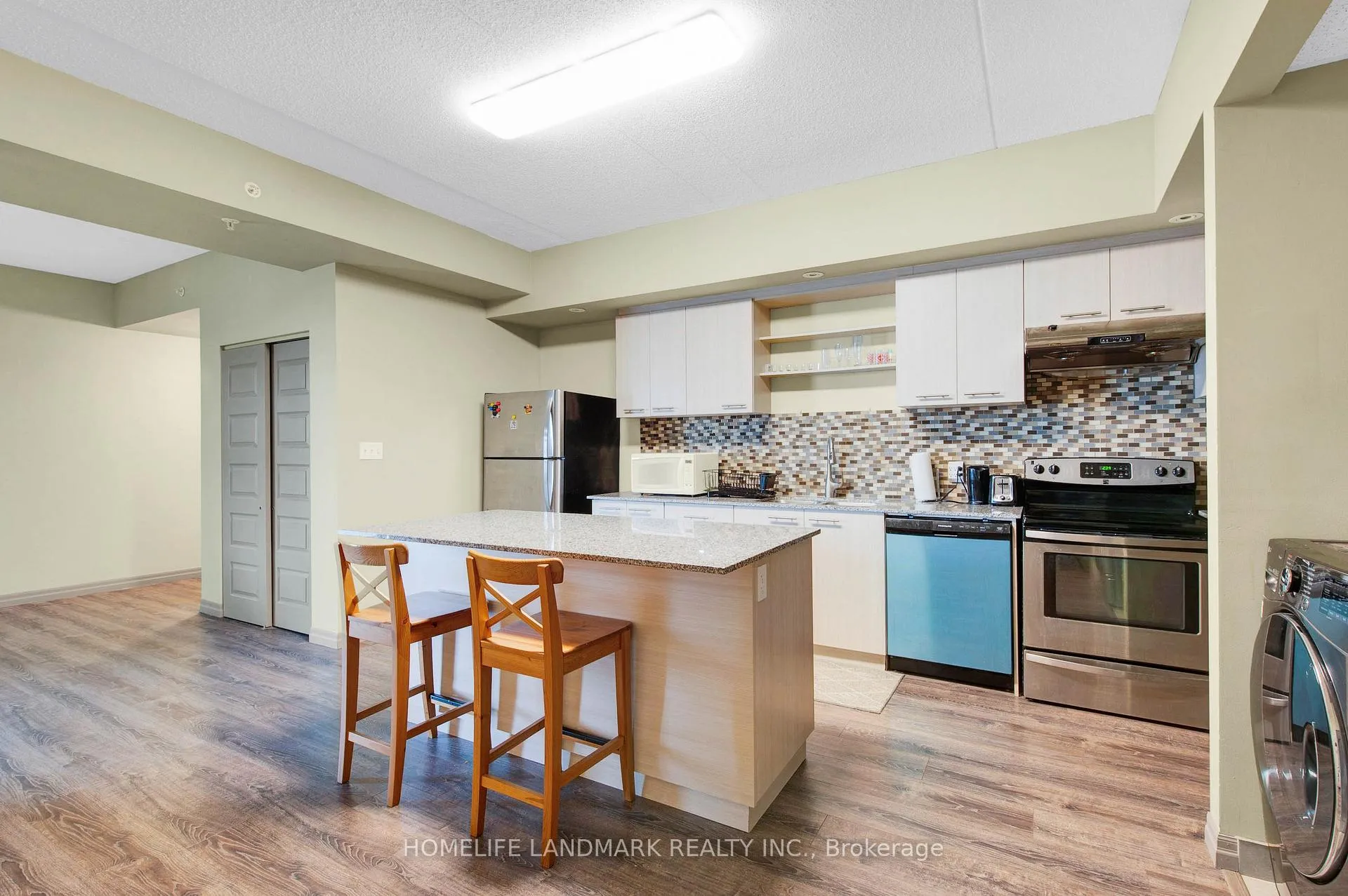 Photo 12 of Unit 901, 8 Hickory Street W, Waterloo, Beechwood/University — HOMEH