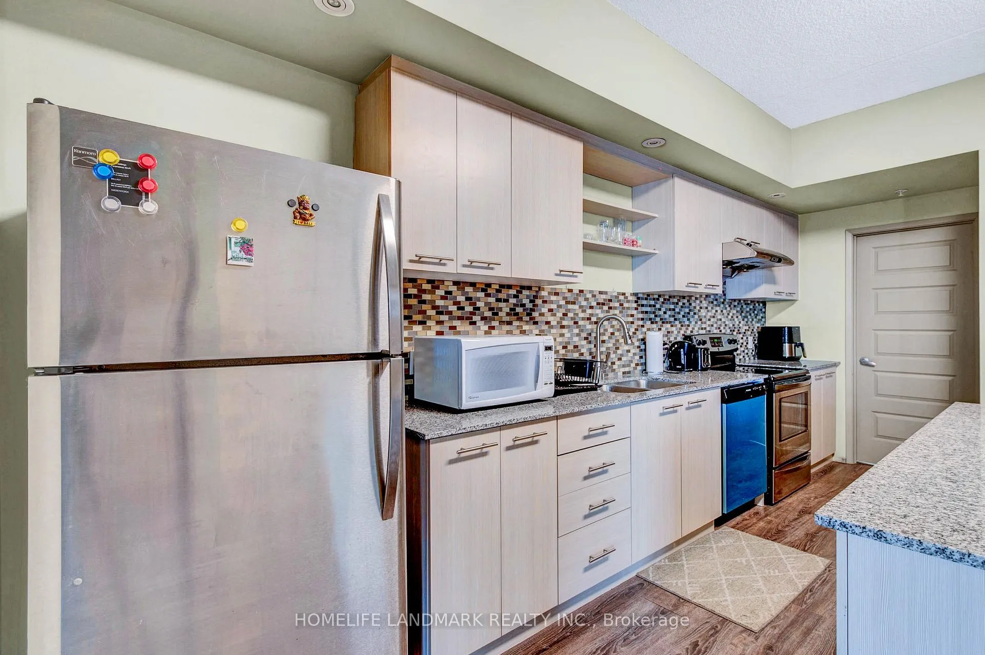 Photo 13 of Unit 901, 8 Hickory Street W, Waterloo, Beechwood/University — HOMEH