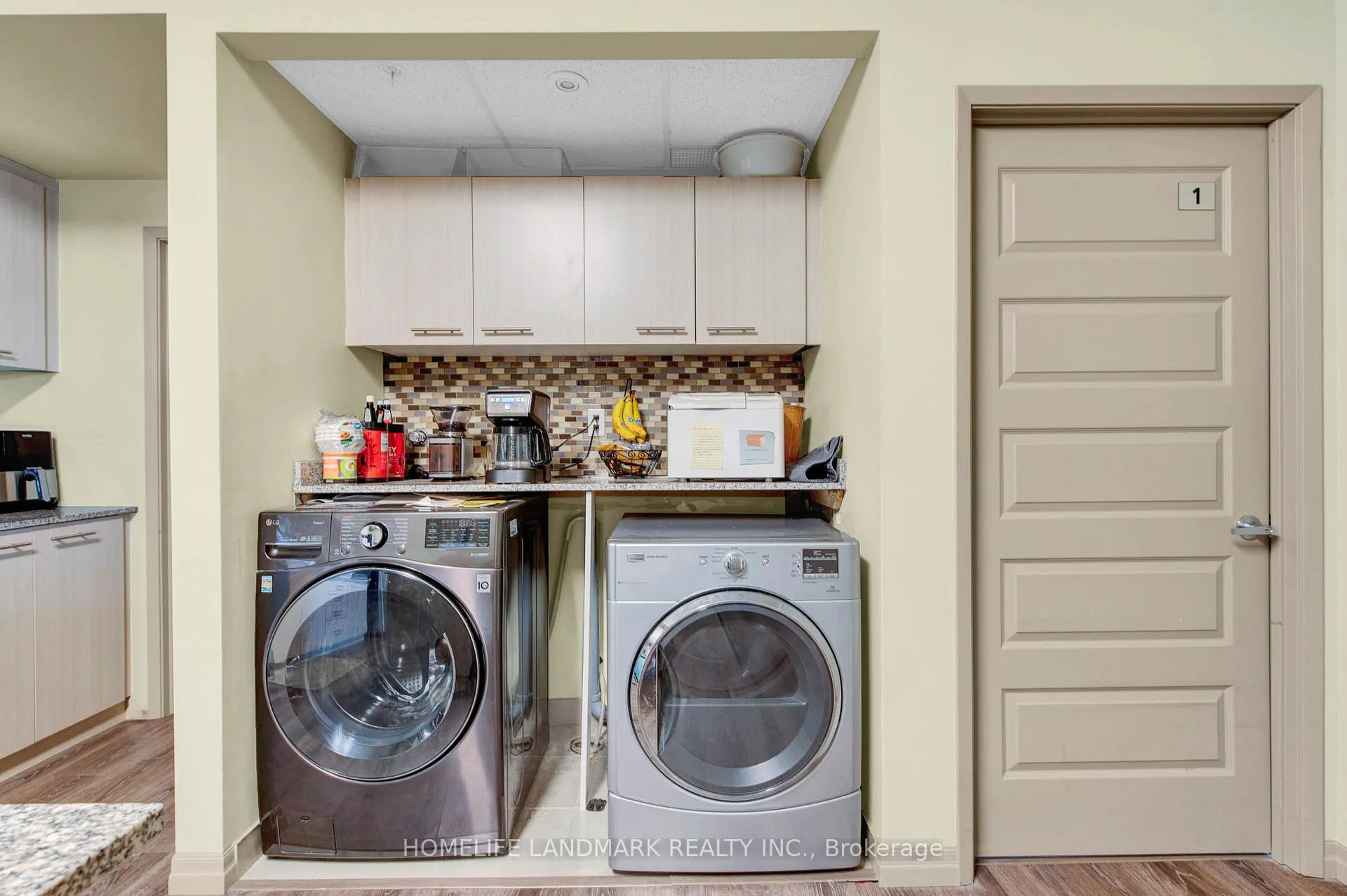 Photo 15 of Unit 901, 8 Hickory Street W, Waterloo, Beechwood/University — HOMEH