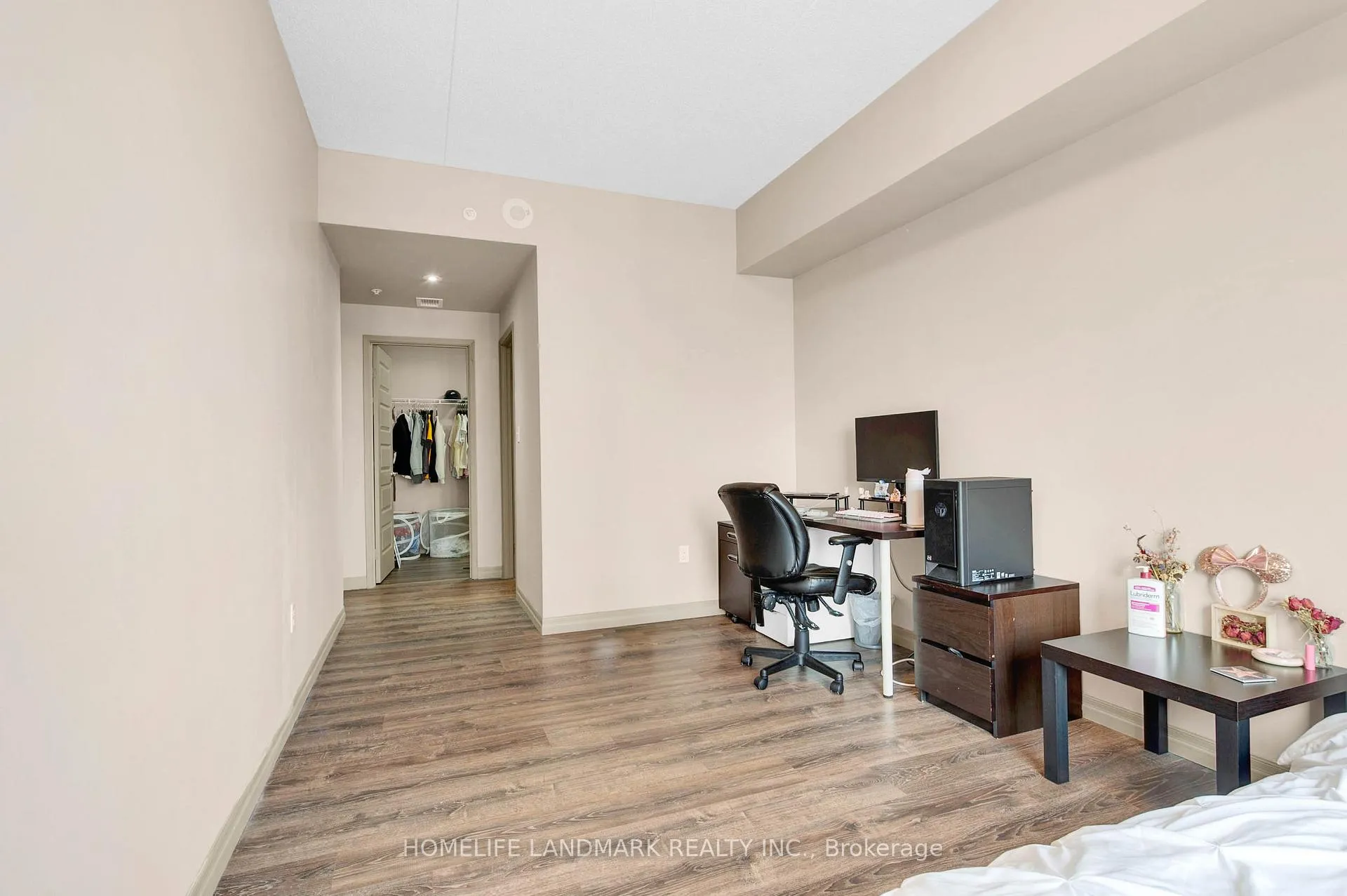 Photo 21 of Unit 901, 8 Hickory Street W, Waterloo, Beechwood/University — HOMEH