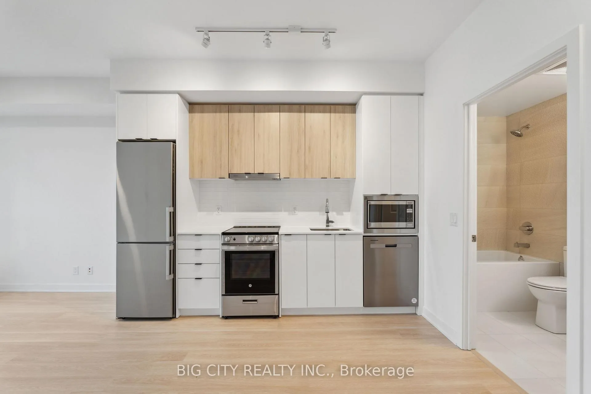 Photo 3 of Unit 2606, 50 Upper Mall Way, Vaughan, Brownridge — HOMEH