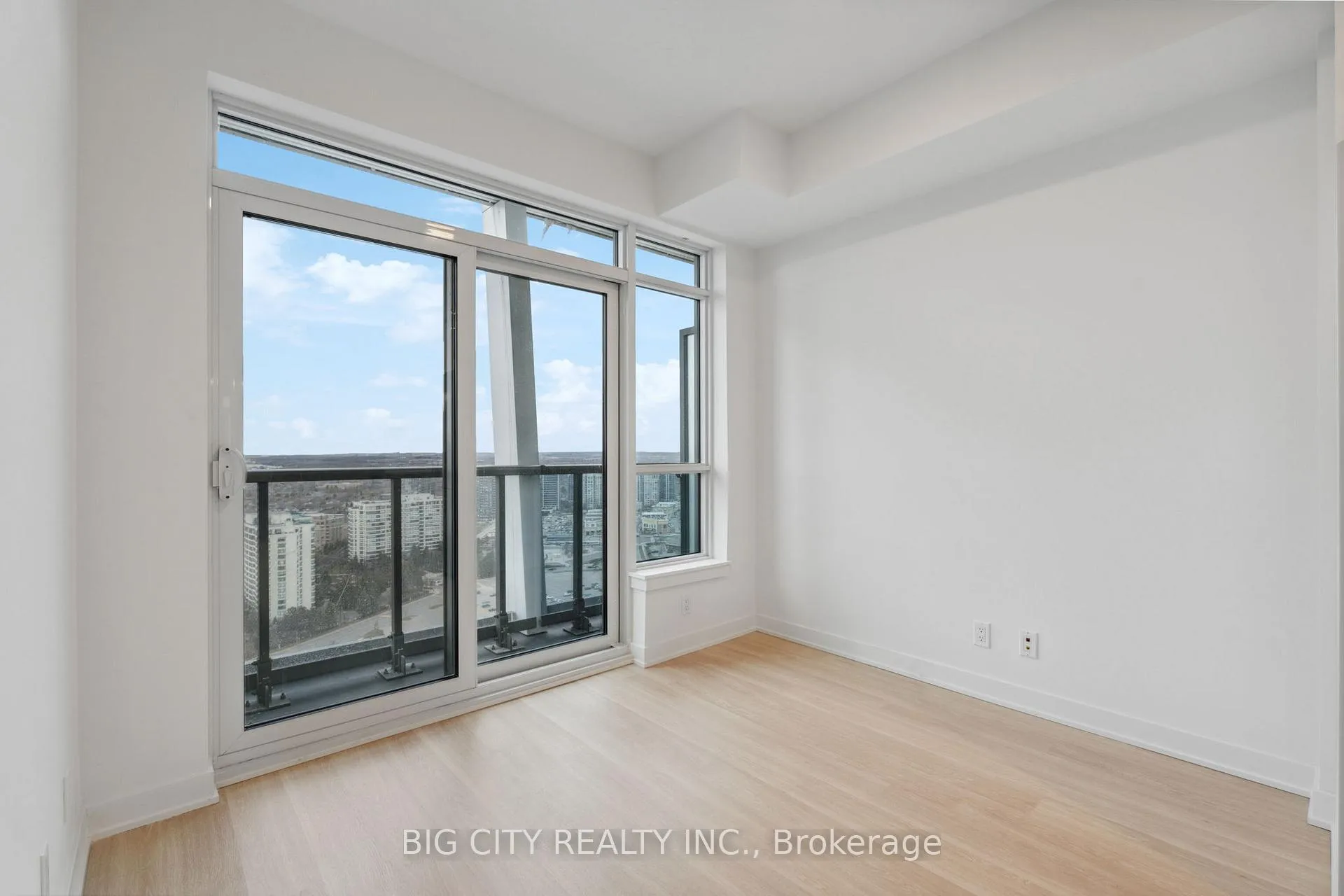 Photo 8 of Unit 2606, 50 Upper Mall Way, Vaughan, Brownridge — HOMEH