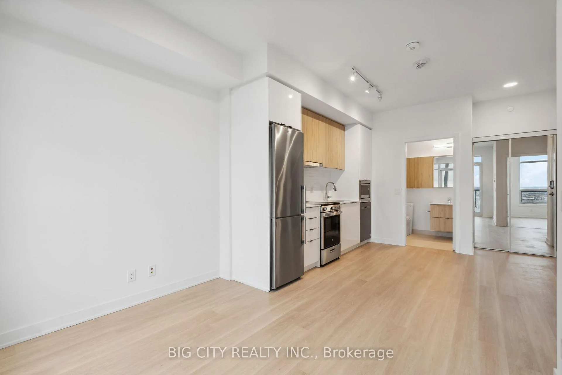 Photo 9 of Unit 2606, 50 Upper Mall Way, Vaughan, Brownridge — HOMEH