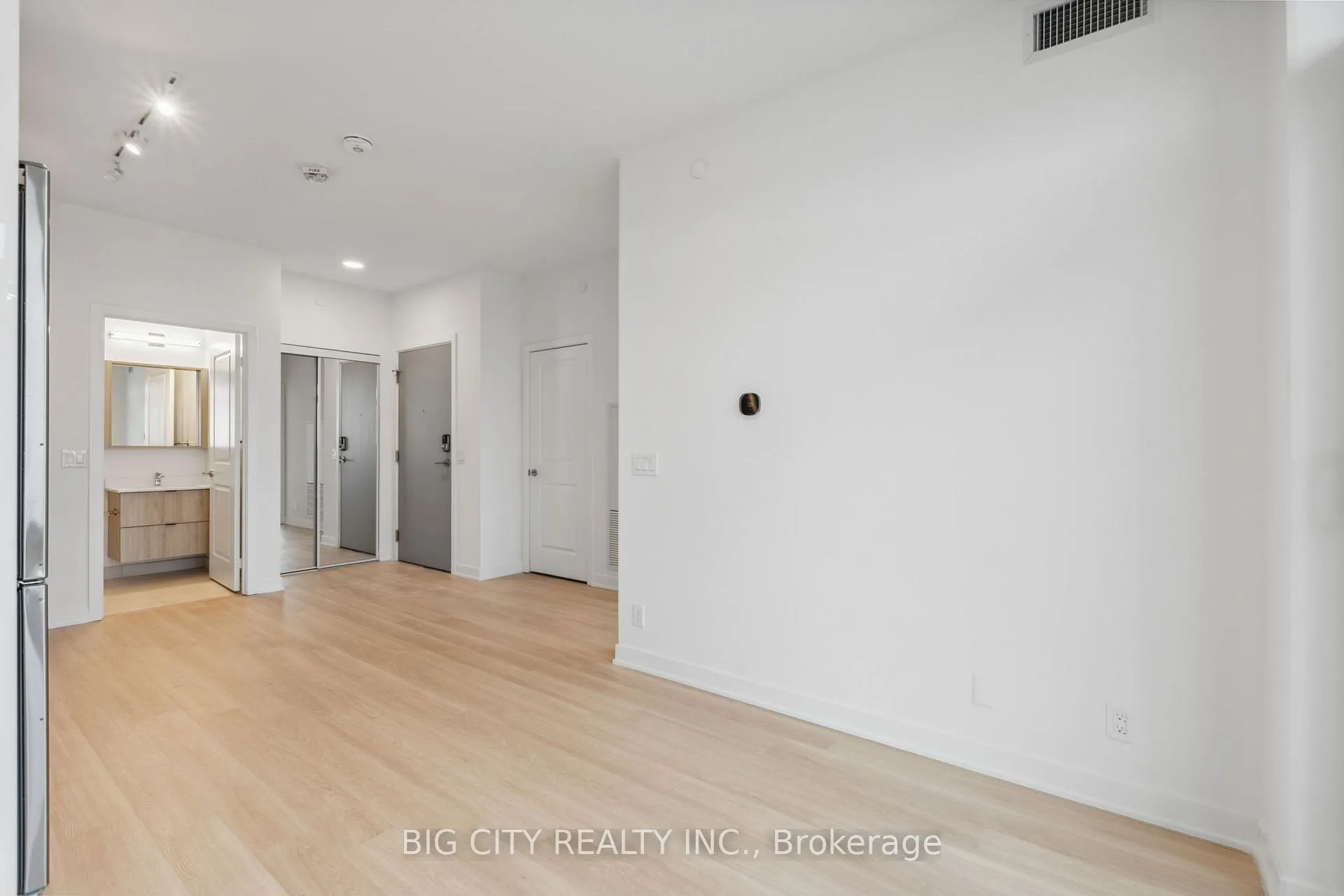Photo 10 of Unit 2606, 50 Upper Mall Way, Vaughan, Brownridge — HOMEH