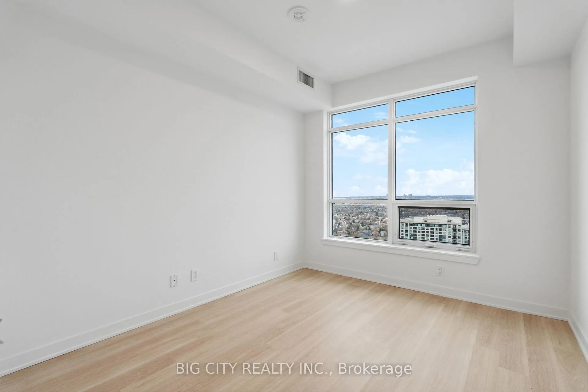 Photo 11 of Unit 2606, 50 Upper Mall Way, Vaughan, Brownridge — HOMEH