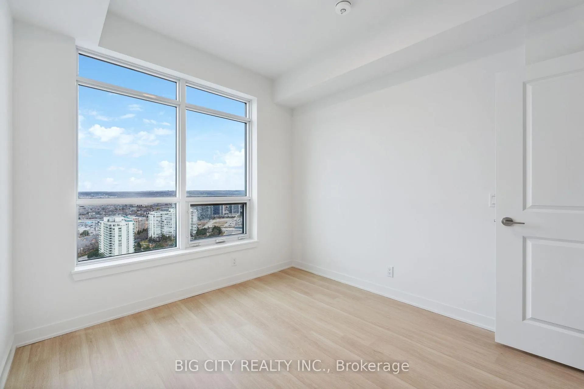 Photo 13 of Unit 2606, 50 Upper Mall Way, Vaughan, Brownridge — HOMEH