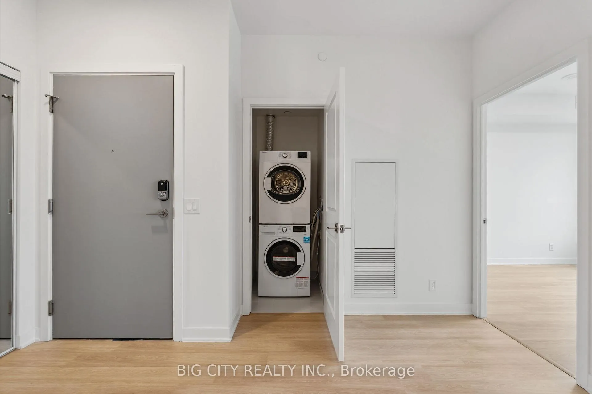 Photo 15 of Unit 2606, 50 Upper Mall Way, Vaughan, Brownridge — HOMEH