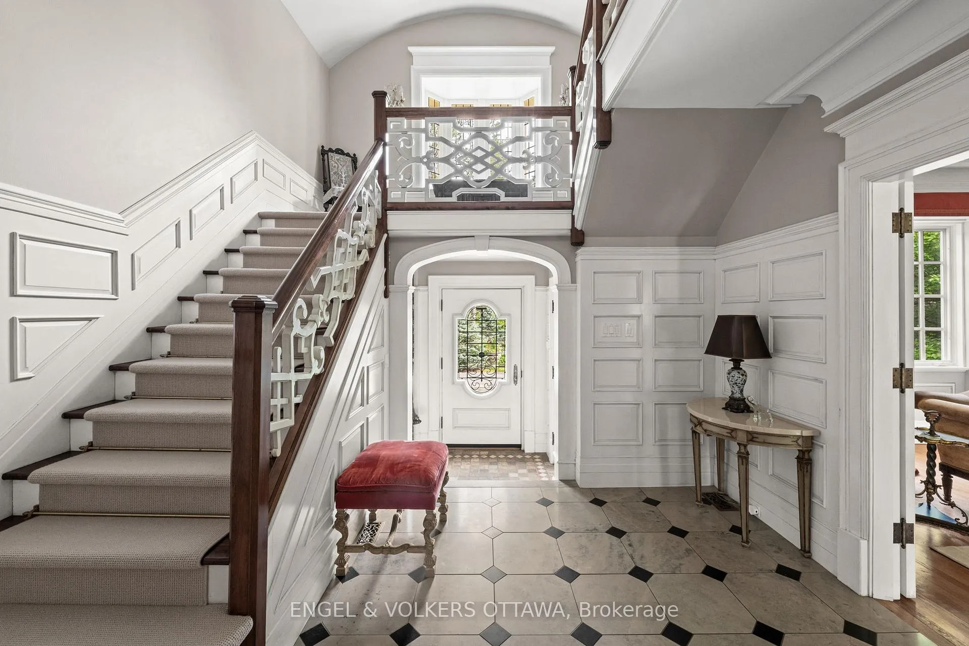 Photo 2 of 218 Coltrin Road, Ottawa, Rockcliffe — HOMEH