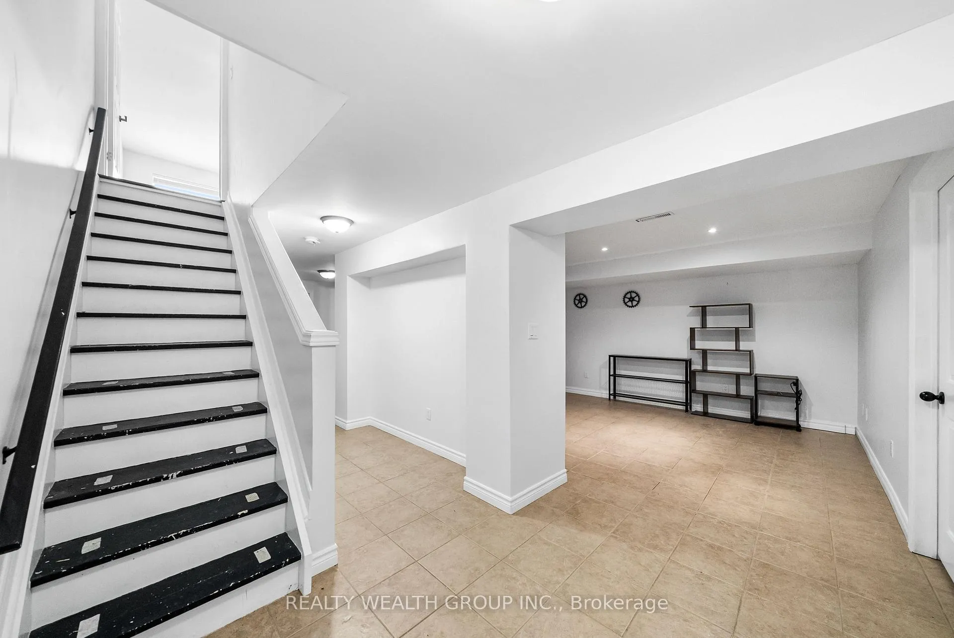 Photo 15 of 34 Castle Park Boulevard, Vaughan, Sonoma Heights — HOMEH