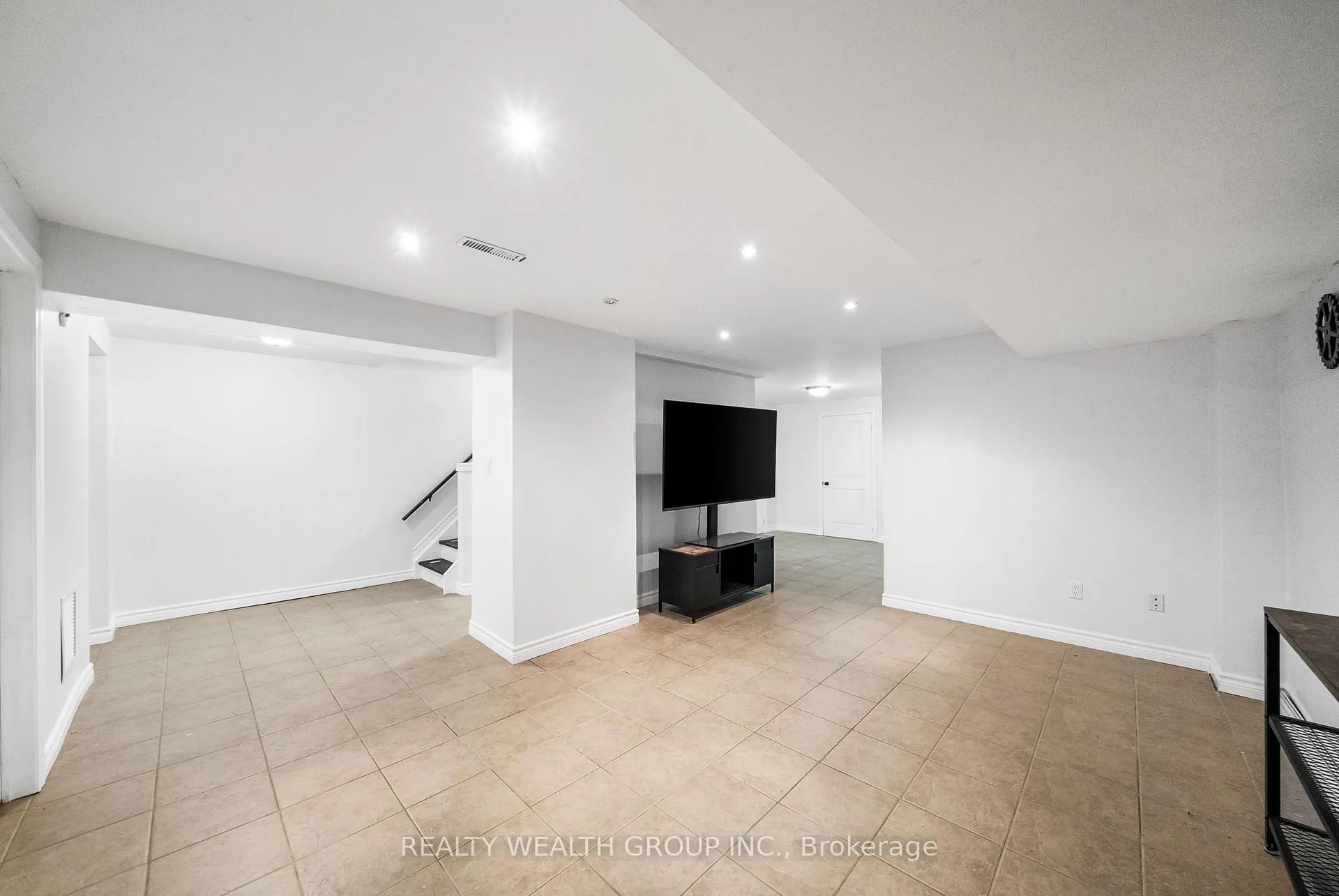 Photo 17 of 34 Castle Park Boulevard, Vaughan, Sonoma Heights — HOMEH