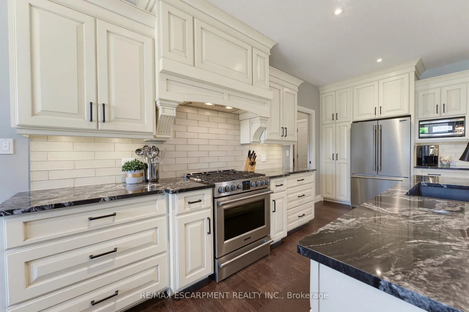 Photo 9 of 15 Bluenose Drive, Norfolk, Port Dover — HOMEH