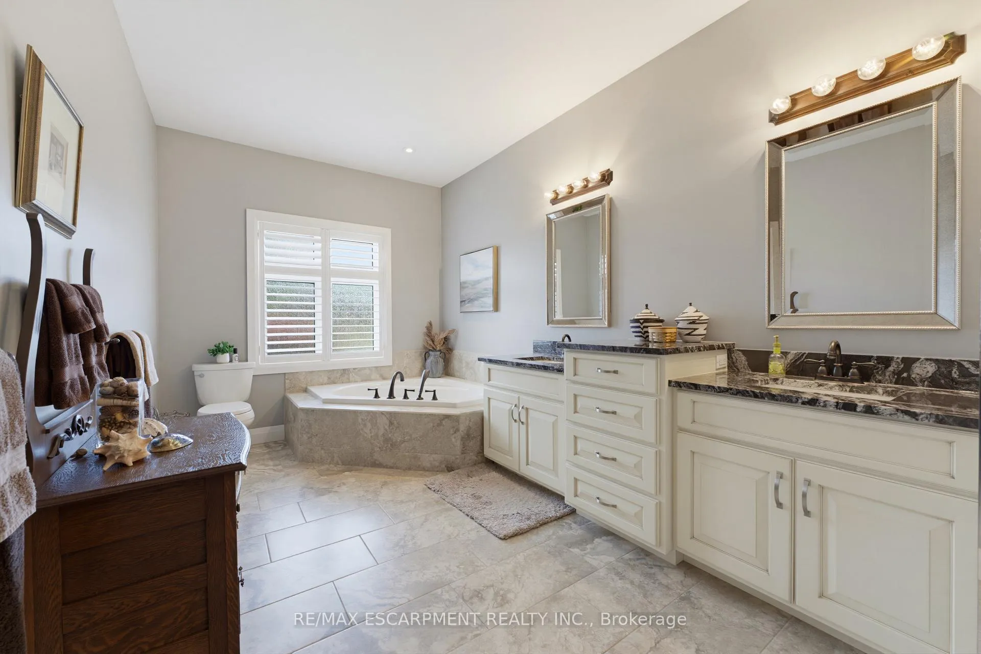 Photo 16 of 15 Bluenose Drive, Norfolk, Port Dover — HOMEH