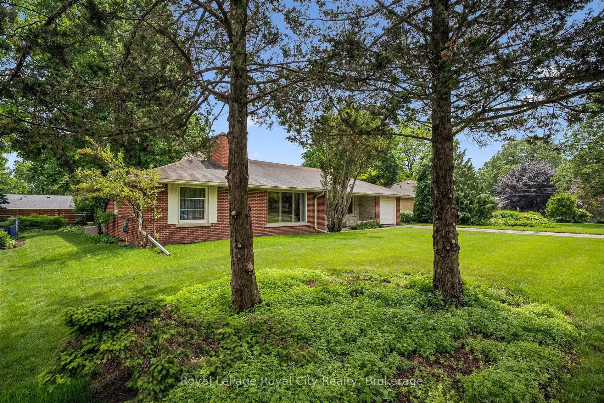 Photo 3 of 45 Waverley Drive, Guelph, Riverside Park — HOMEH