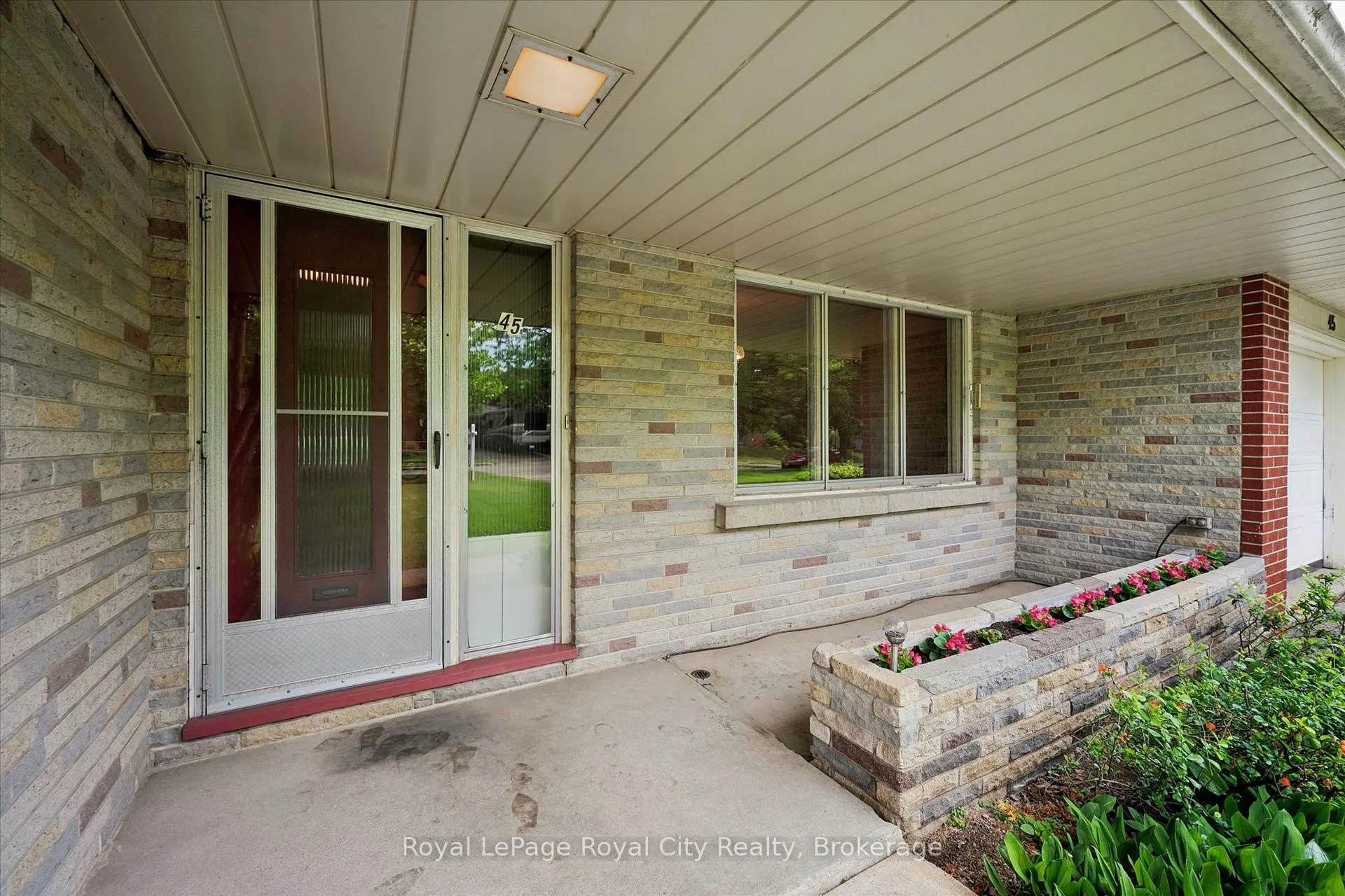 Photo 4 of 45 Waverley Drive, Guelph, Riverside Park — HOMEH