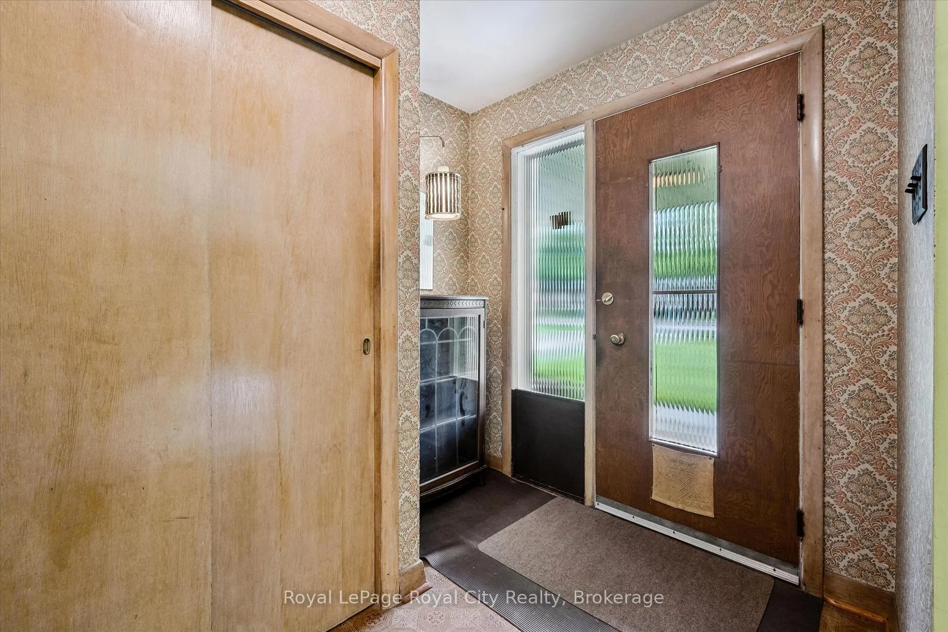 Photo 5 of 45 Waverley Drive, Guelph, Riverside Park — HOMEH