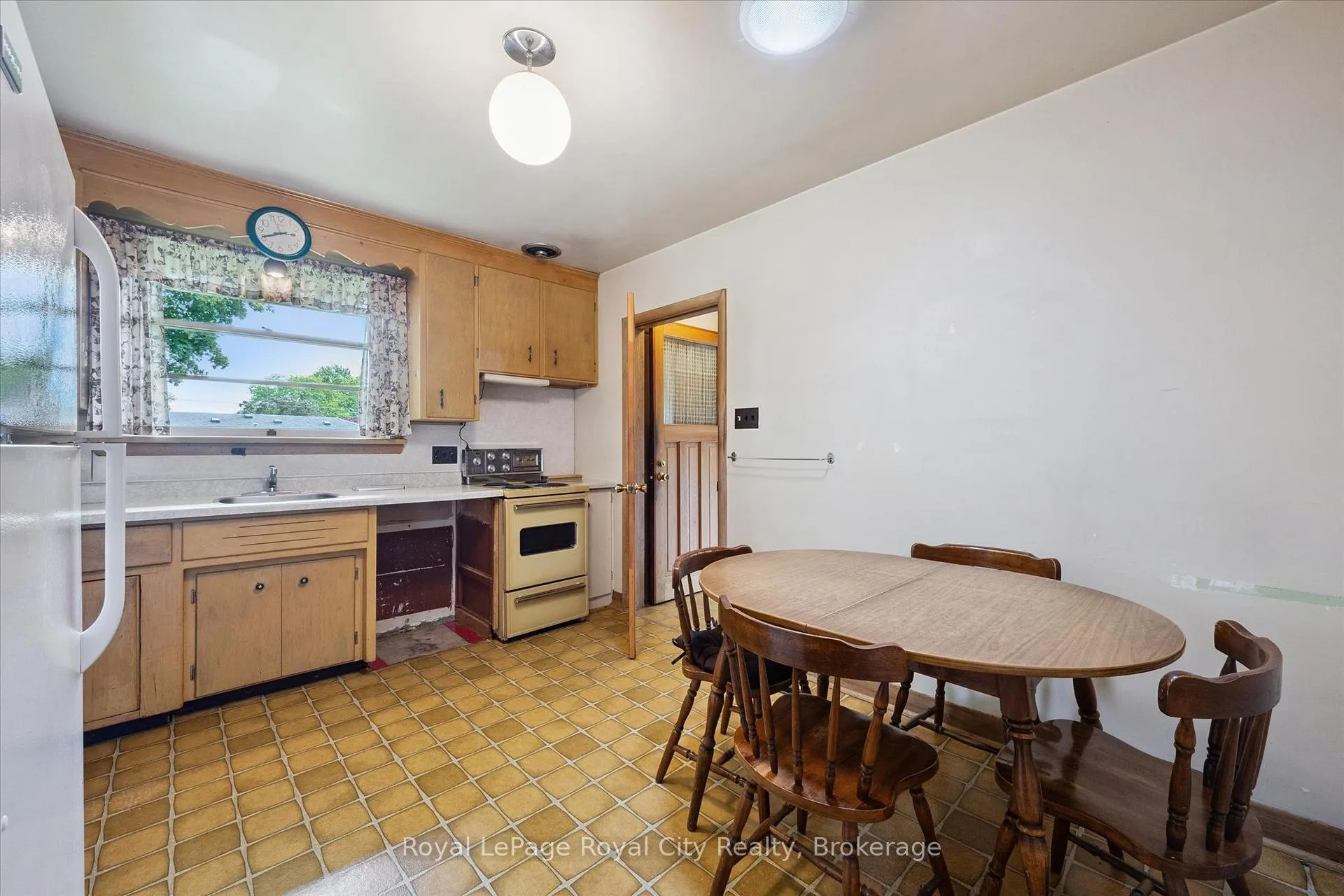 Photo 12 of 45 Waverley Drive, Guelph, Riverside Park — HOMEH
