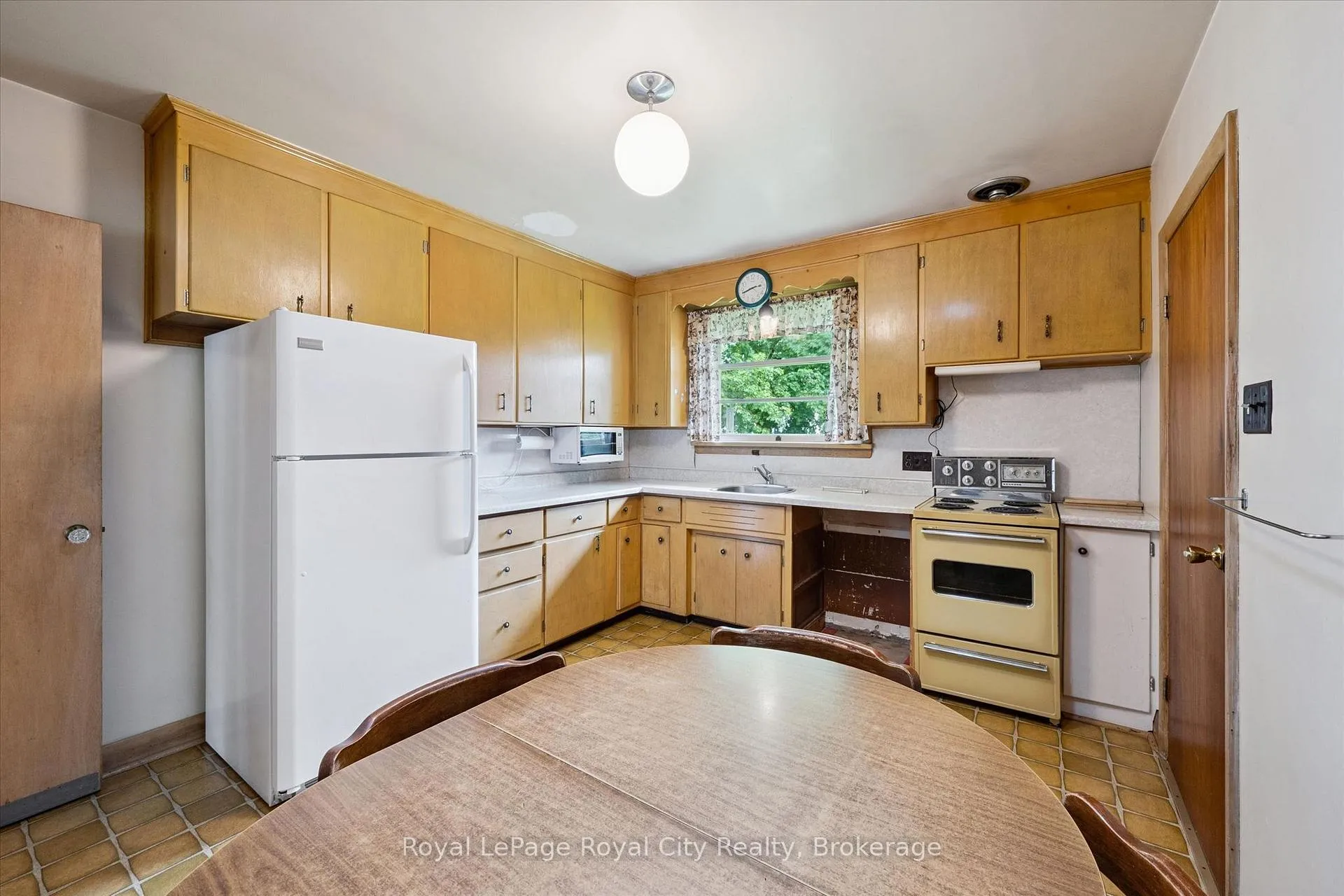 Photo 13 of 45 Waverley Drive, Guelph, Riverside Park — HOMEH