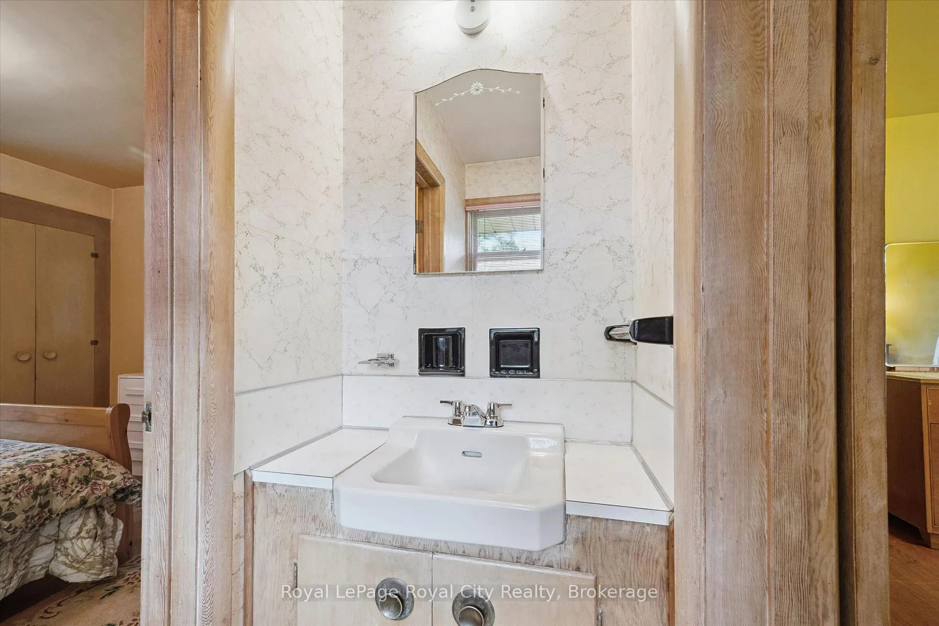 Photo 24 of 45 Waverley Drive, Guelph, Riverside Park — HOMEH