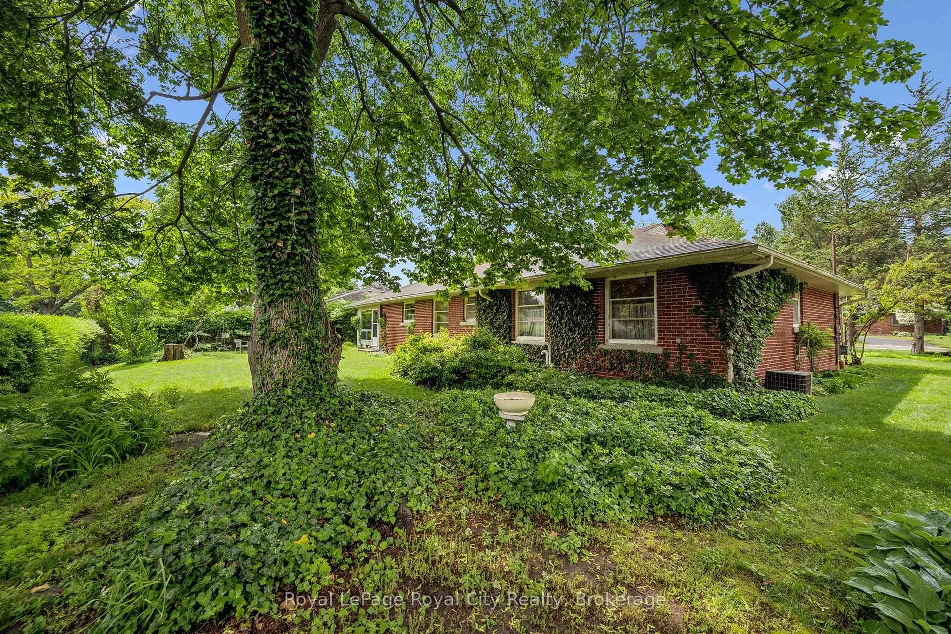 Photo 36 of 45 Waverley Drive, Guelph, Riverside Park — HOMEH