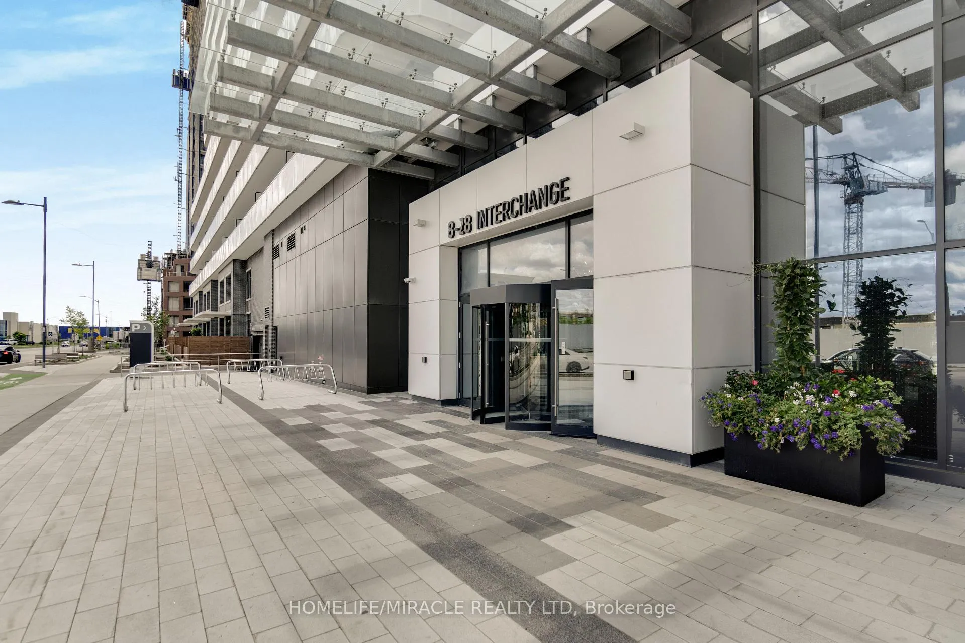 Photo 3 of Unit 702, 28 Interchange Way, Vaughan, Vaughan Corporate Centre — HOMEH