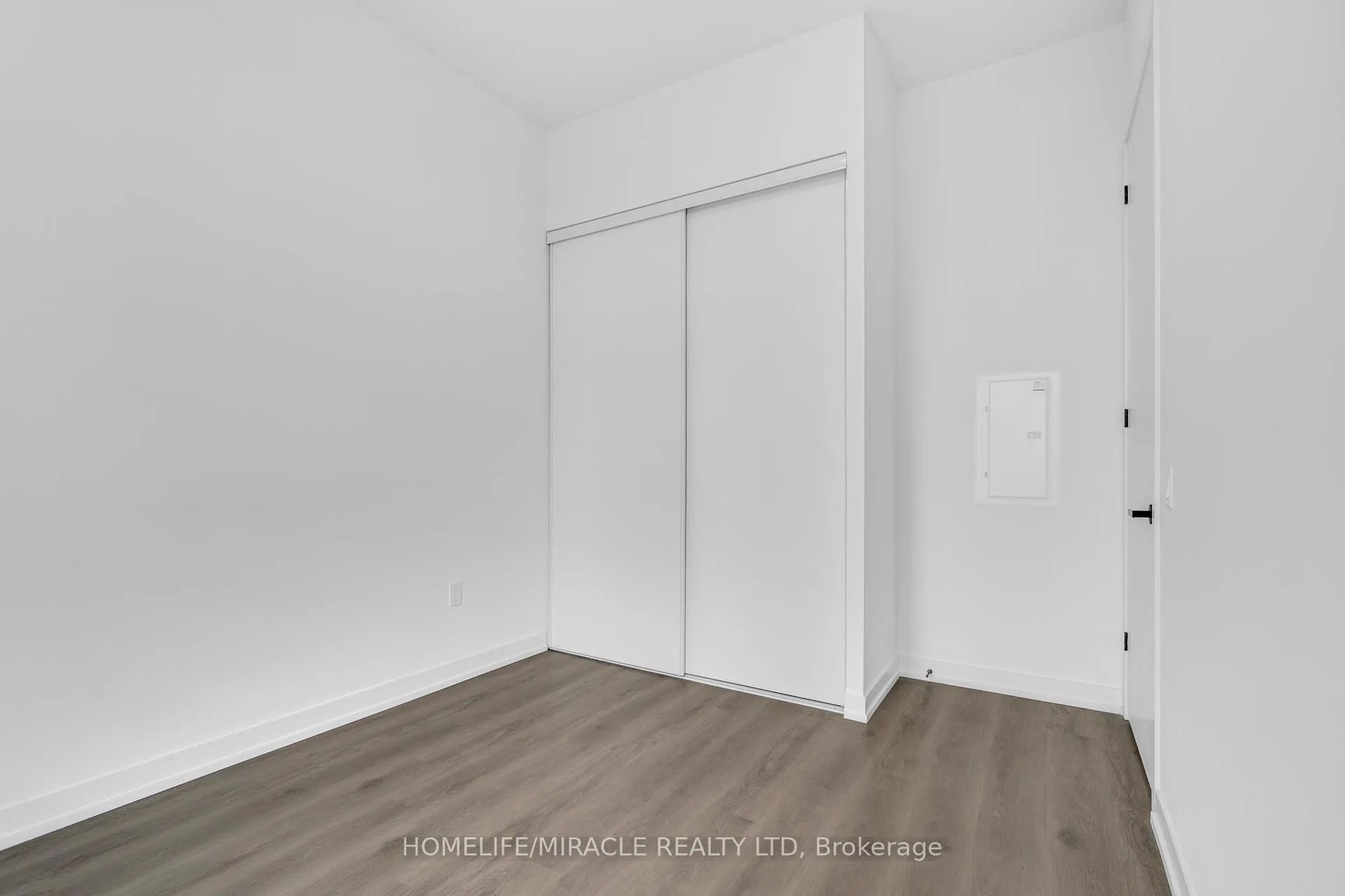 Photo 18 of Unit 702, 28 Interchange Way, Vaughan, Vaughan Corporate Centre — HOMEH