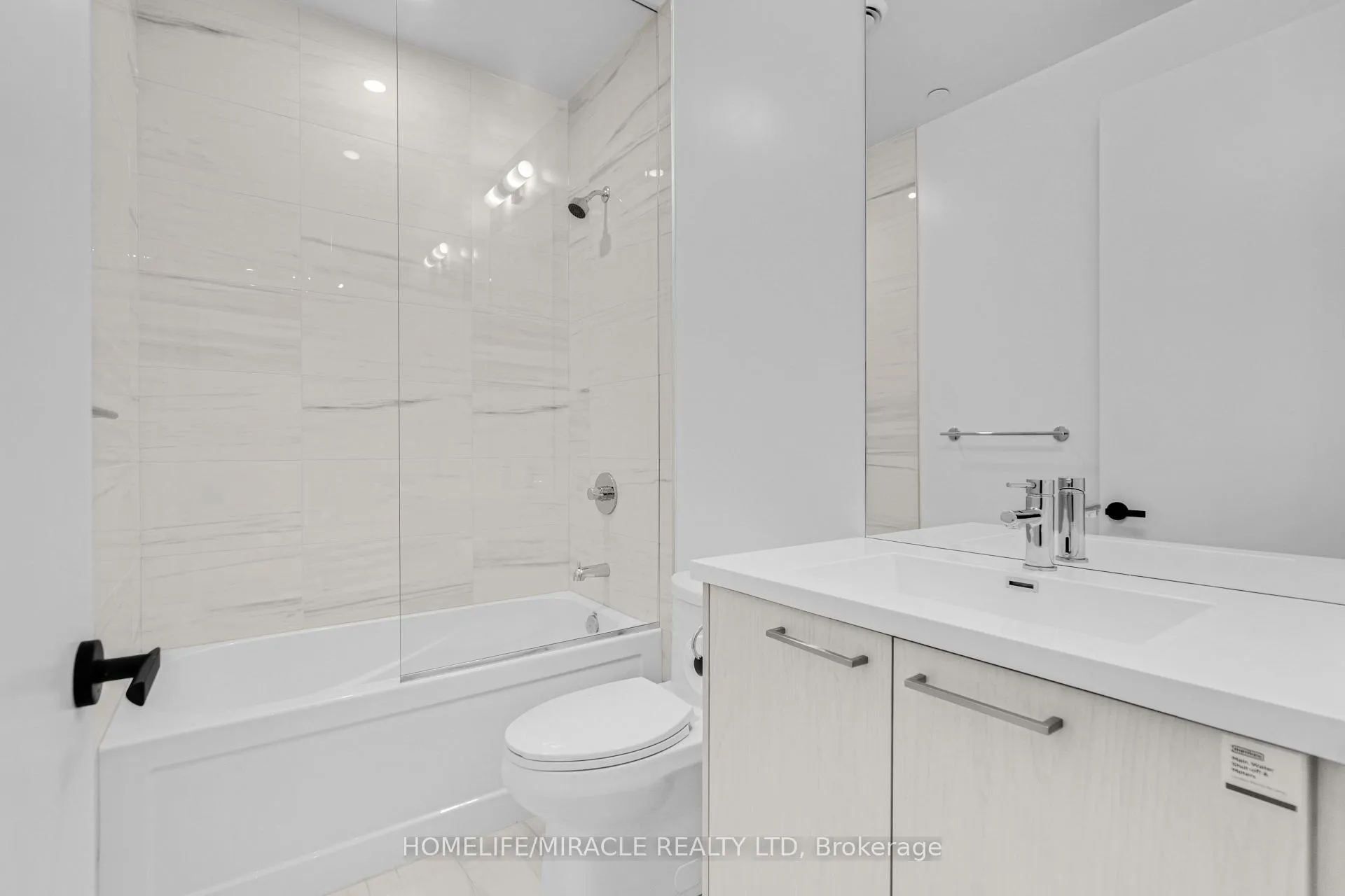 Photo 20 of Unit 702, 28 Interchange Way, Vaughan, Vaughan Corporate Centre — HOMEH