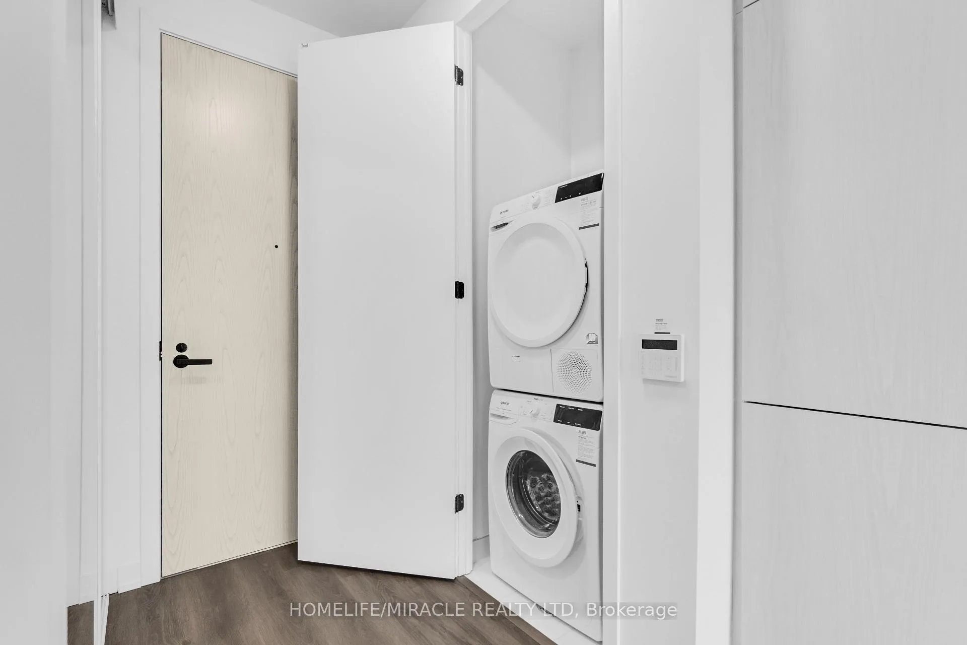 Photo 21 of Unit 702, 28 Interchange Way, Vaughan, Vaughan Corporate Centre — HOMEH