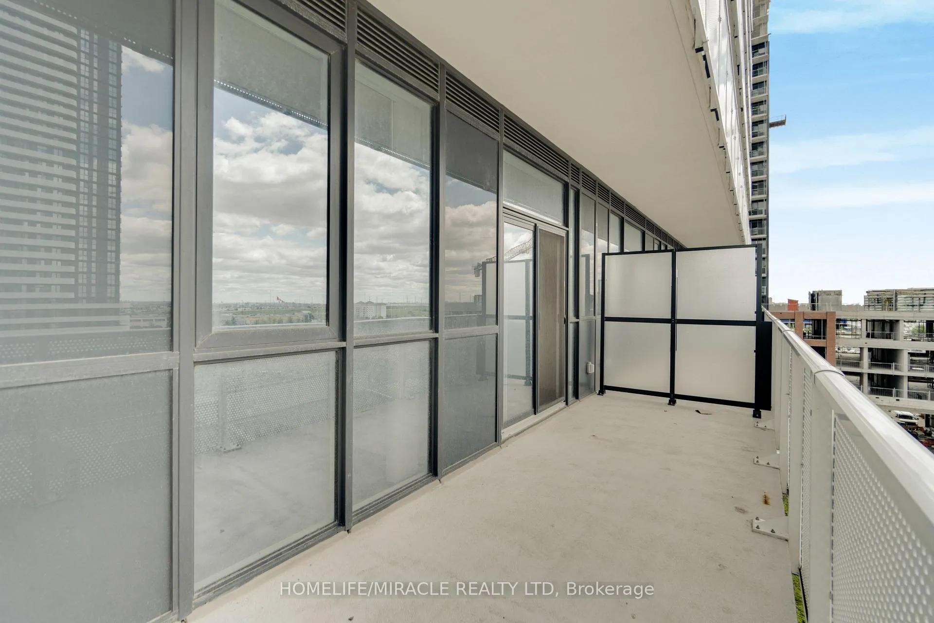 Photo 23 of Unit 702, 28 Interchange Way, Vaughan, Vaughan Corporate Centre — HOMEH