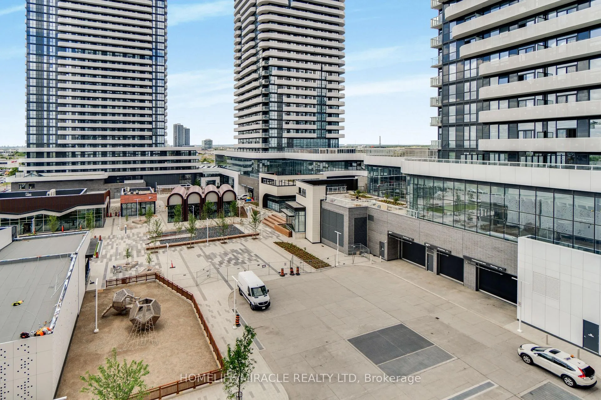 Photo 24 of Unit 702, 28 Interchange Way, Vaughan, Vaughan Corporate Centre — HOMEH