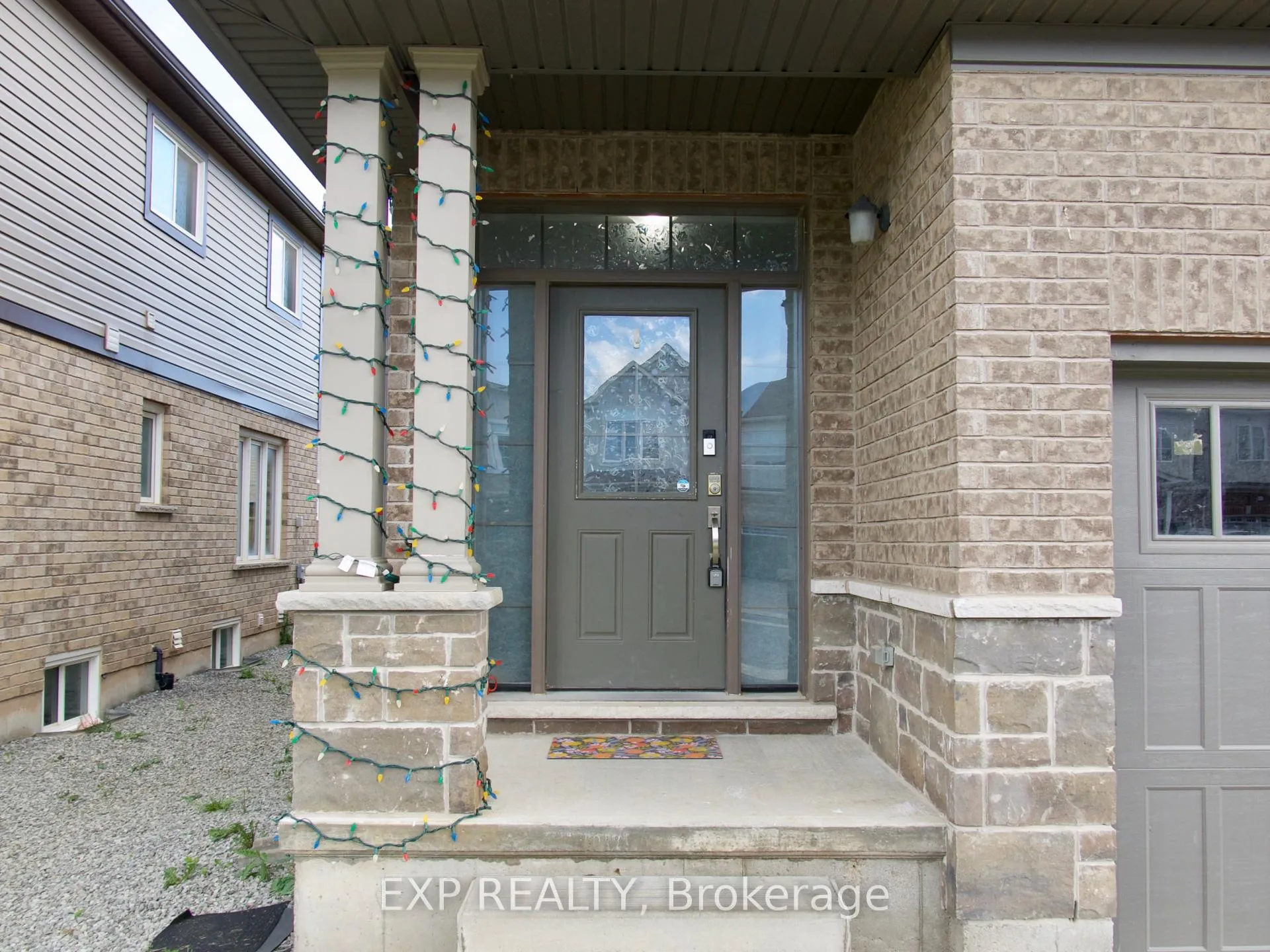 Photo 3 of 9565 Tallgrass Avenue, Niagara Falls, Lyons Creek — HOMEH