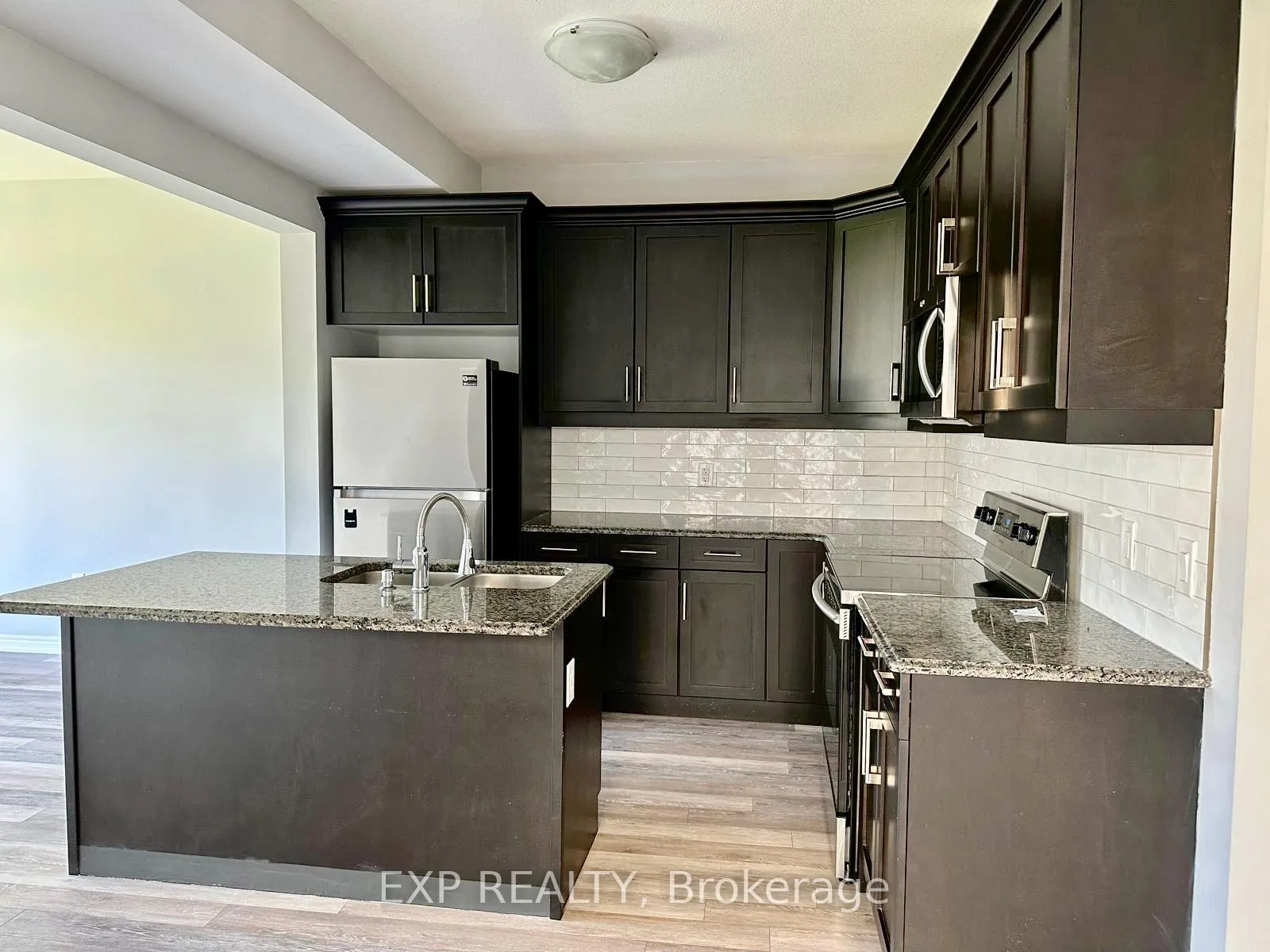 Photo 6 of 9565 Tallgrass Avenue, Niagara Falls, Lyons Creek — HOMEH