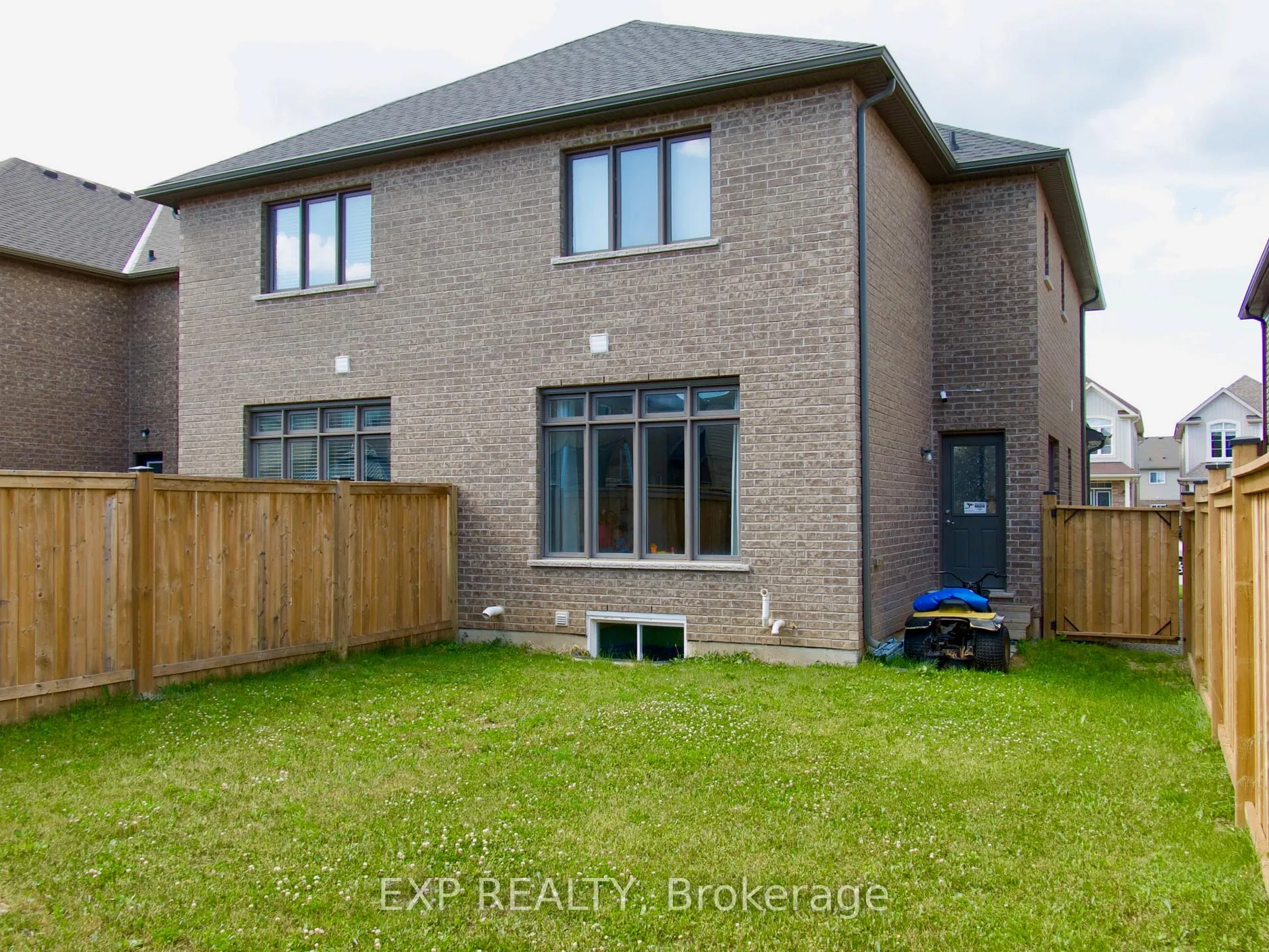 Photo 26 of 9565 Tallgrass Avenue, Niagara Falls, Lyons Creek — HOMEH