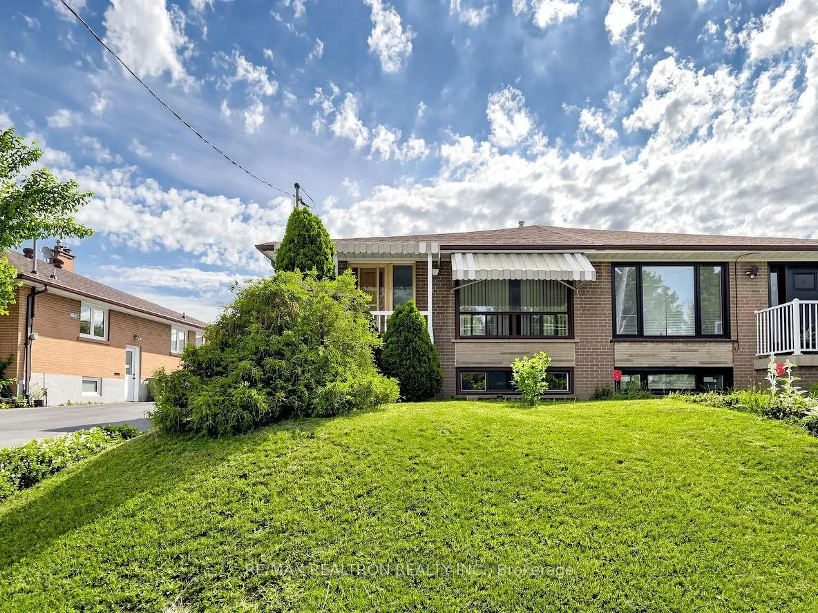 Photo 1 of 2613 Jane Street, North York, Glenfield-Jane Heights — HOMEH
