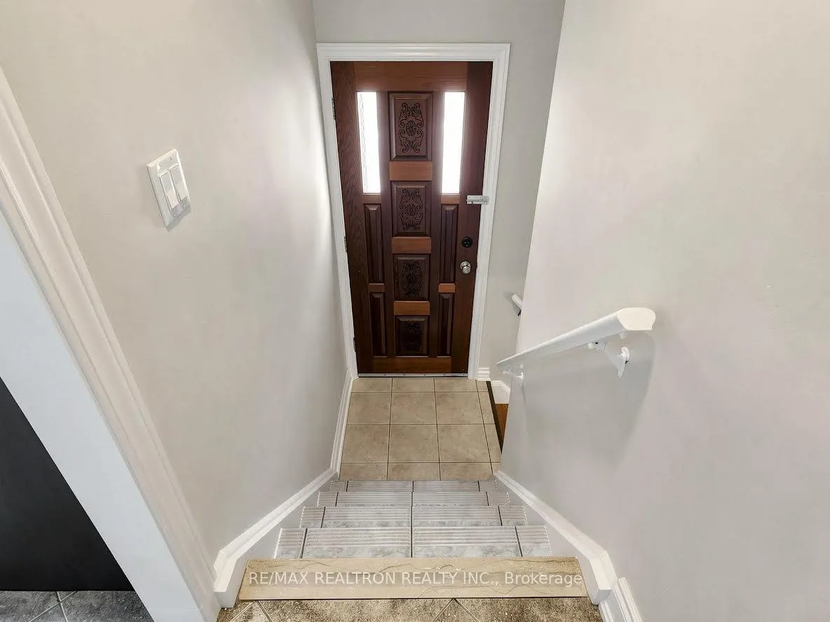 Photo 19 of 2613 Jane Street, North York, Glenfield-Jane Heights — HOMEH