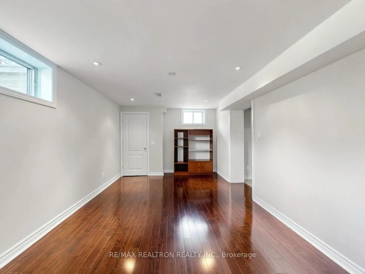 Photo 22 of 2613 Jane Street, North York, Glenfield-Jane Heights — HOMEH