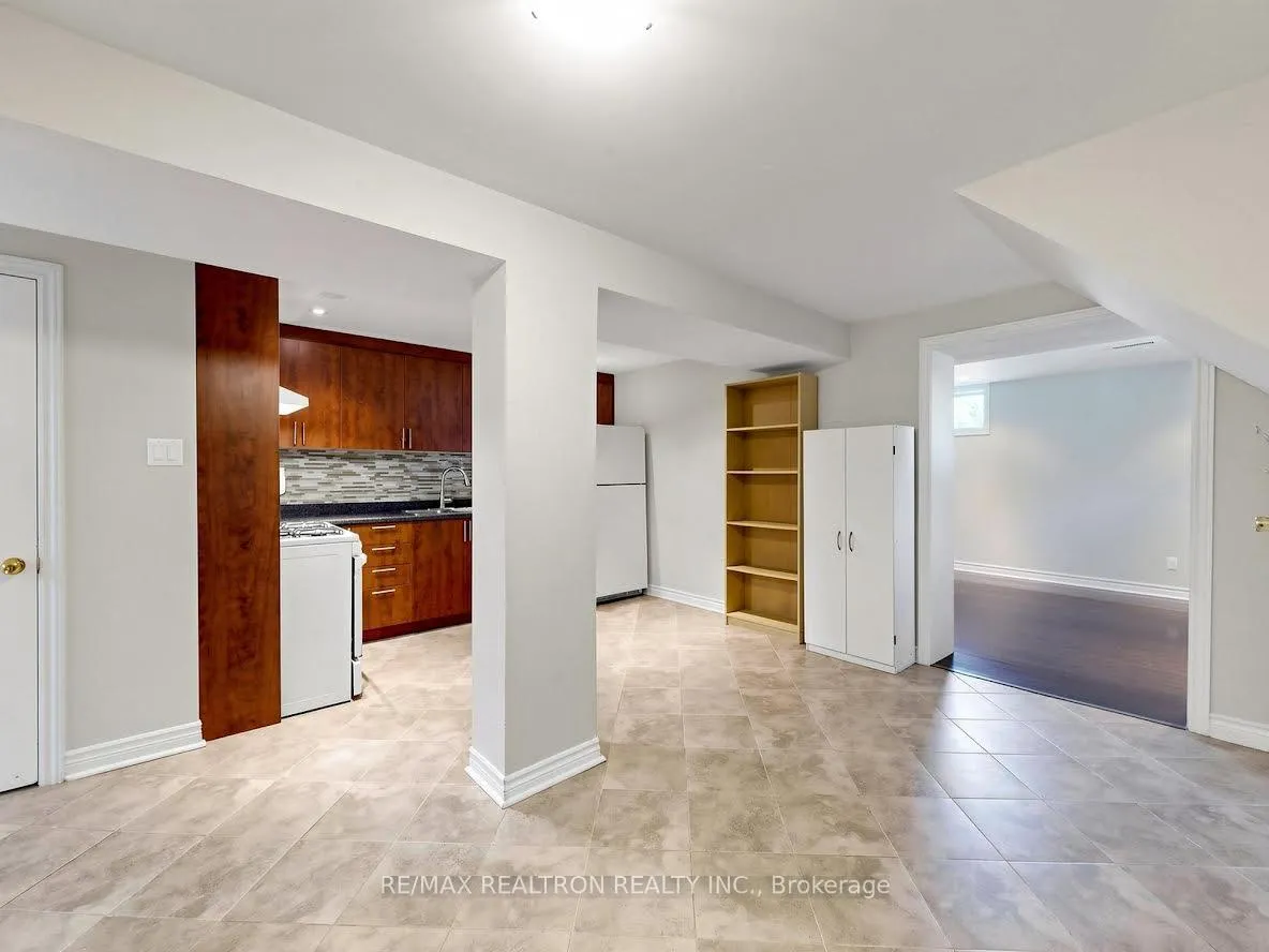 Photo 23 of 2613 Jane Street, North York, Glenfield-Jane Heights — HOMEH
