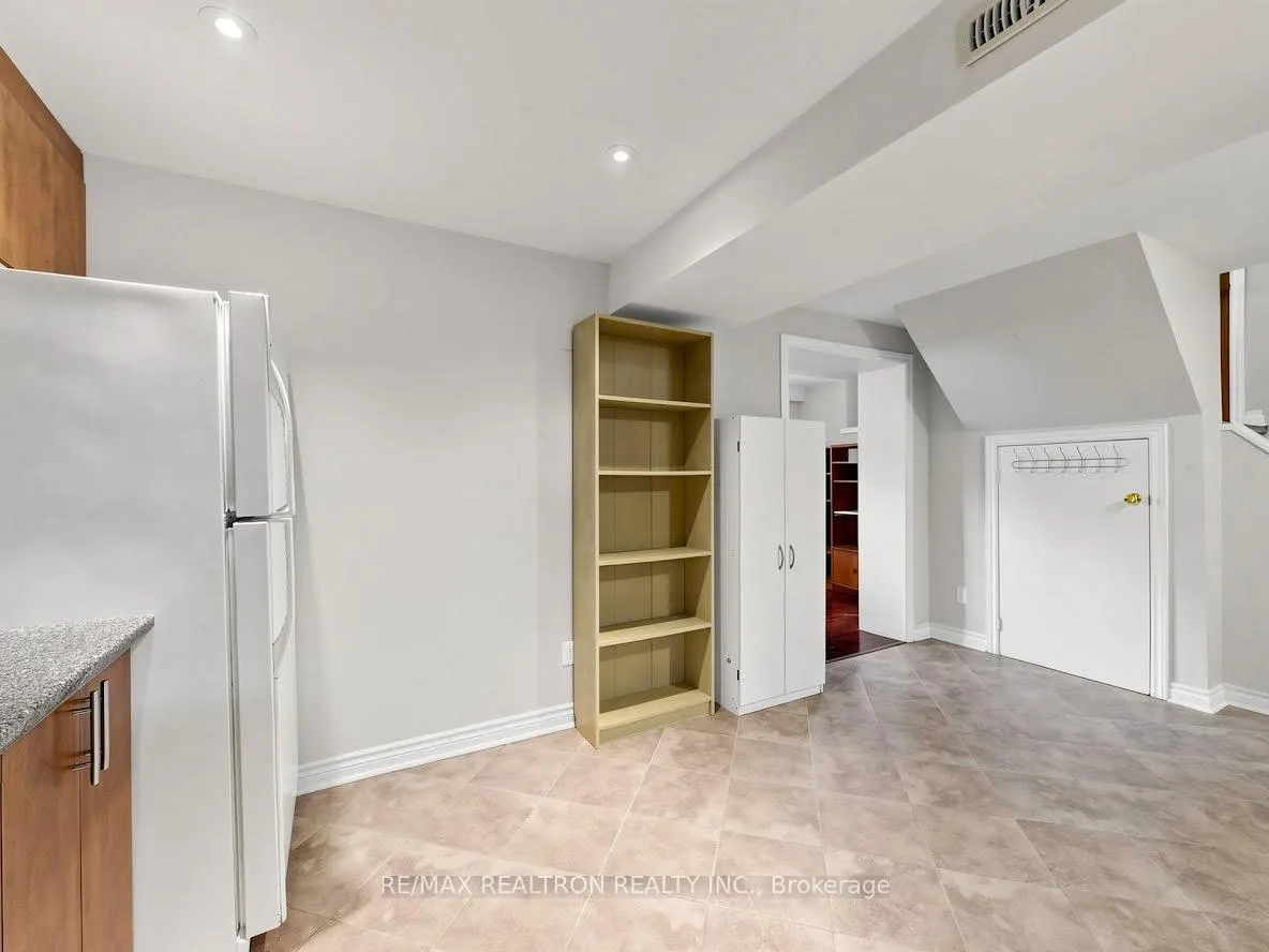 Photo 27 of 2613 Jane Street, North York, Glenfield-Jane Heights — HOMEH