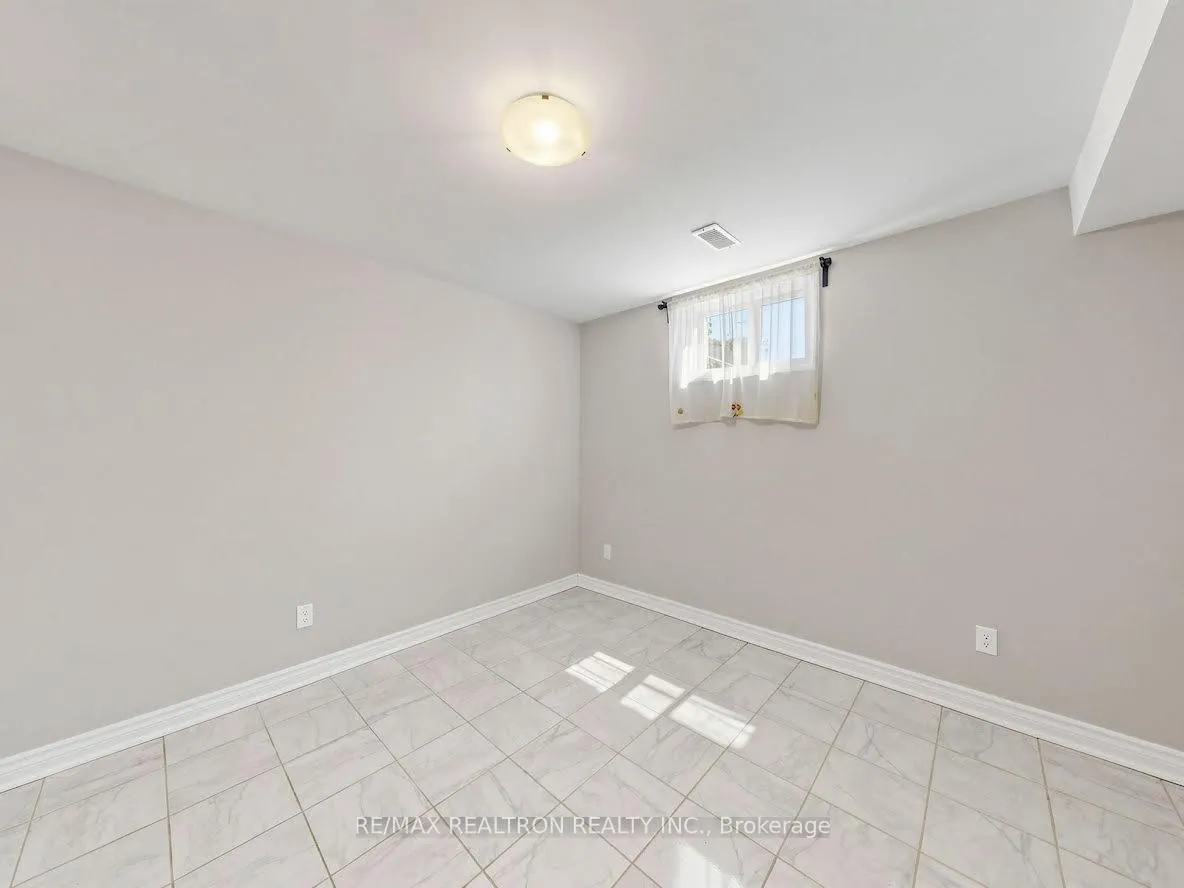 Photo 28 of 2613 Jane Street, North York, Glenfield-Jane Heights — HOMEH