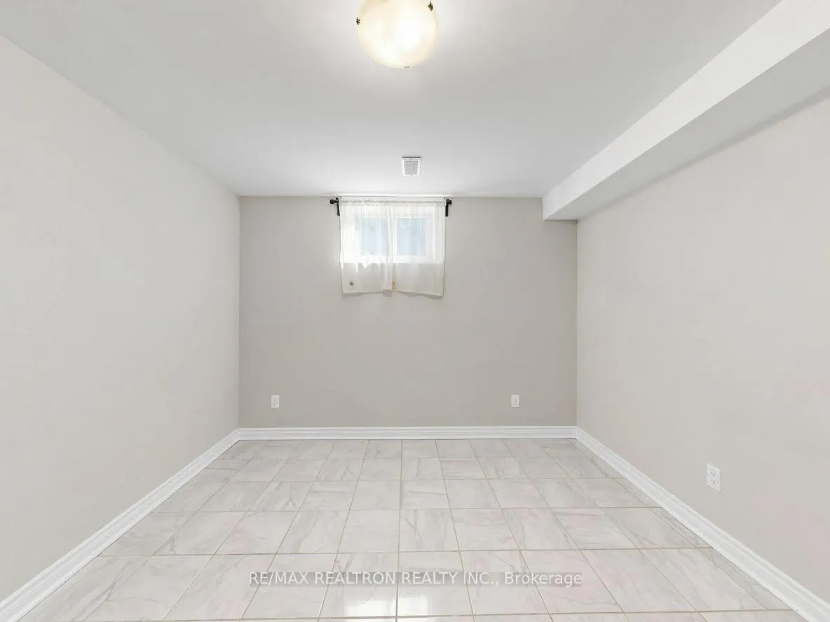 Photo 29 of 2613 Jane Street, North York, Glenfield-Jane Heights — HOMEH
