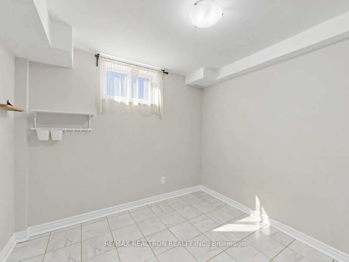 Photo 30 of 2613 Jane Street, North York, Glenfield-Jane Heights — HOMEH