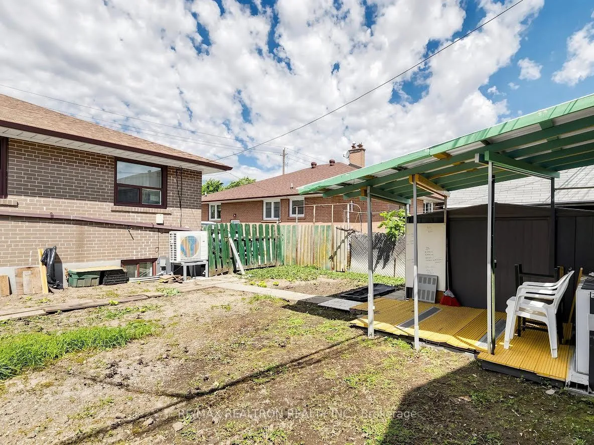Photo 34 of 2613 Jane Street, North York, Glenfield-Jane Heights — HOMEH