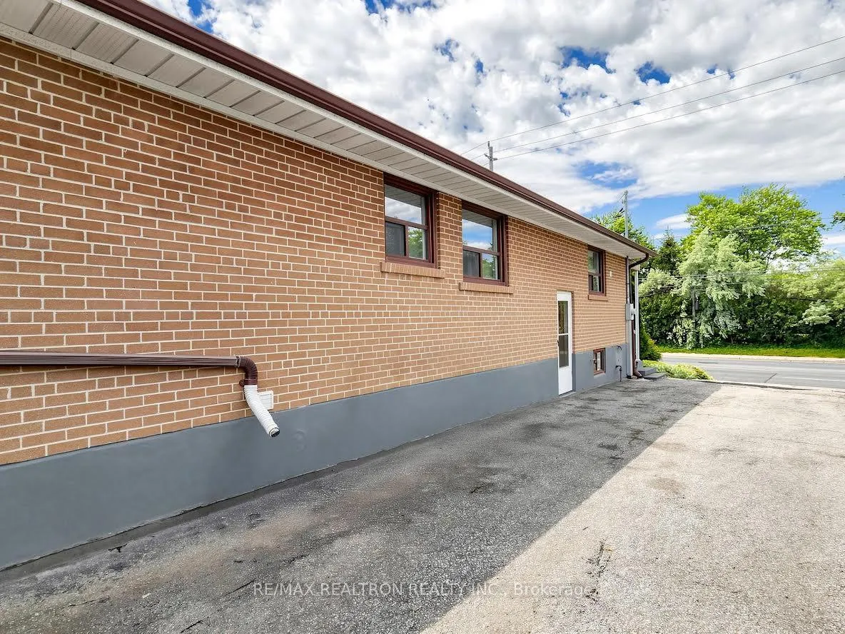 Photo 39 of 2613 Jane Street, North York, Glenfield-Jane Heights — HOMEH