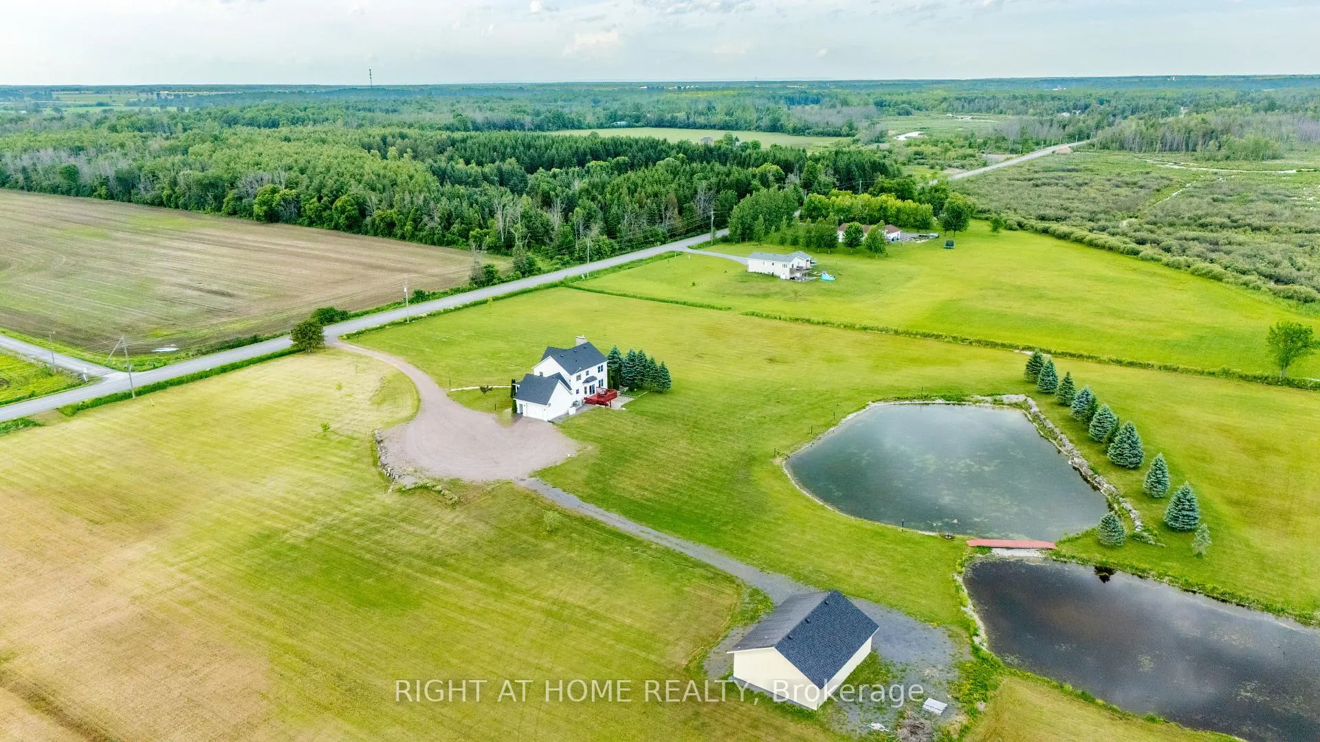 Photo 3 of 1165 9TH Line, Beckwith, Beckwith Twp — HOMEH