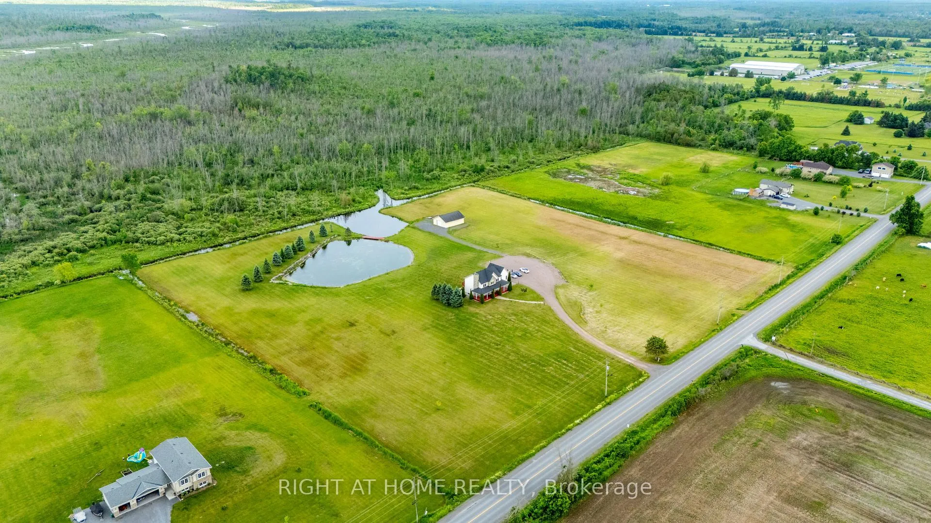 Photo 4 of 1165 9TH Line, Beckwith, Beckwith Twp — HOMEH