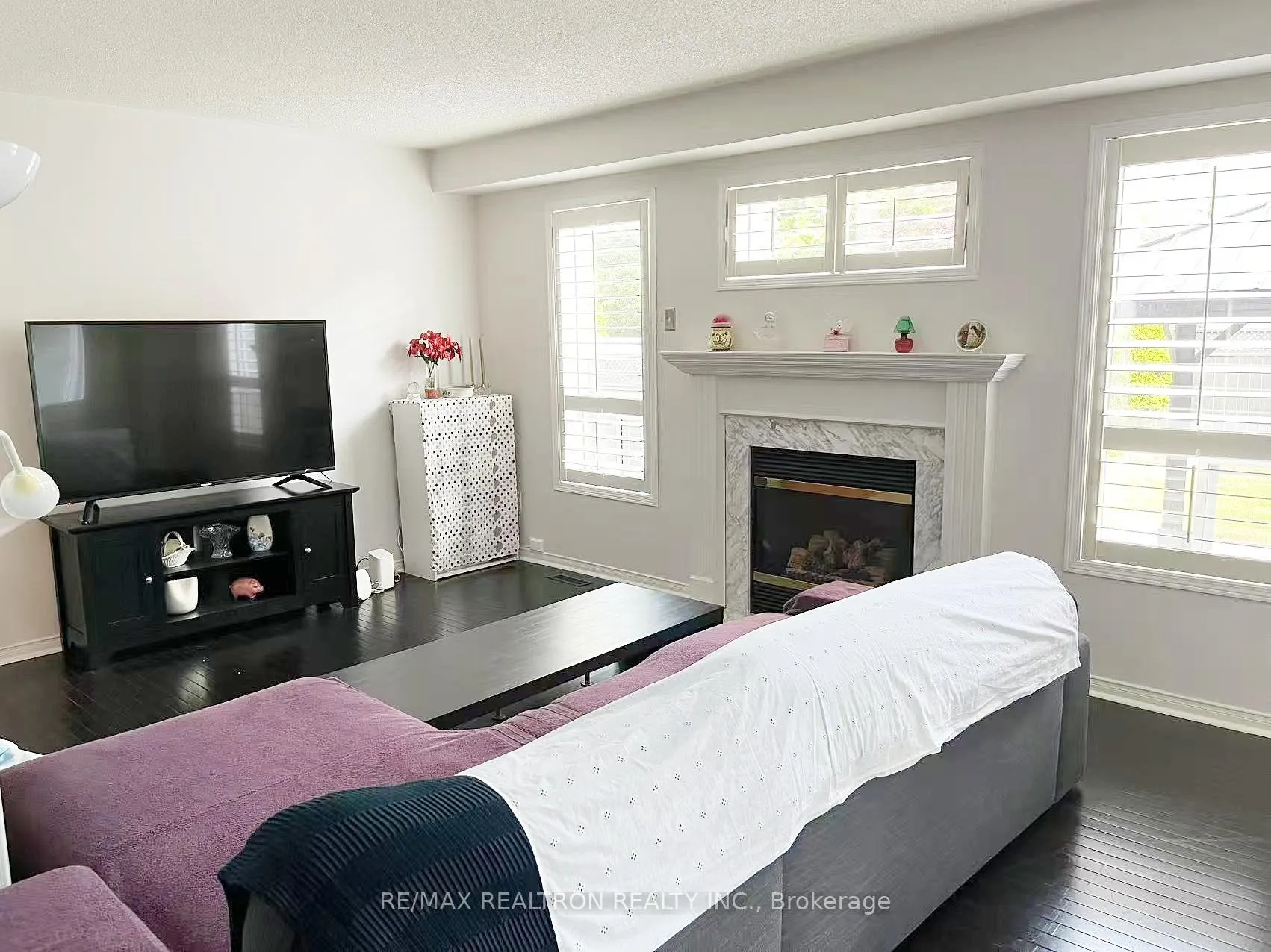 Photo 2 of Unit (2Bedrooms), 4 Twin Streams Road, Whitby, Williamsburg — HOMEH